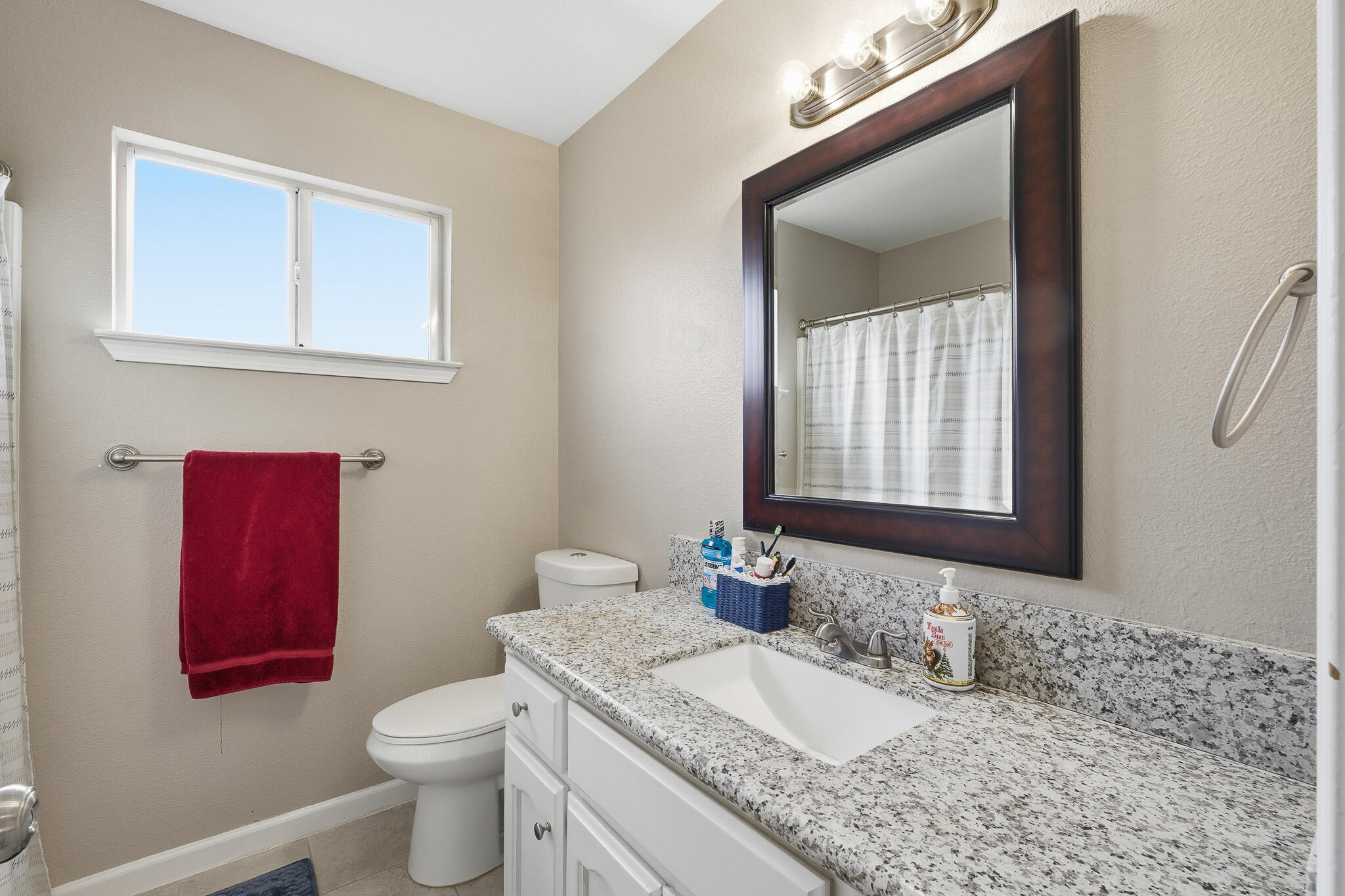 416 Jesse St, Exeter, CA 93221