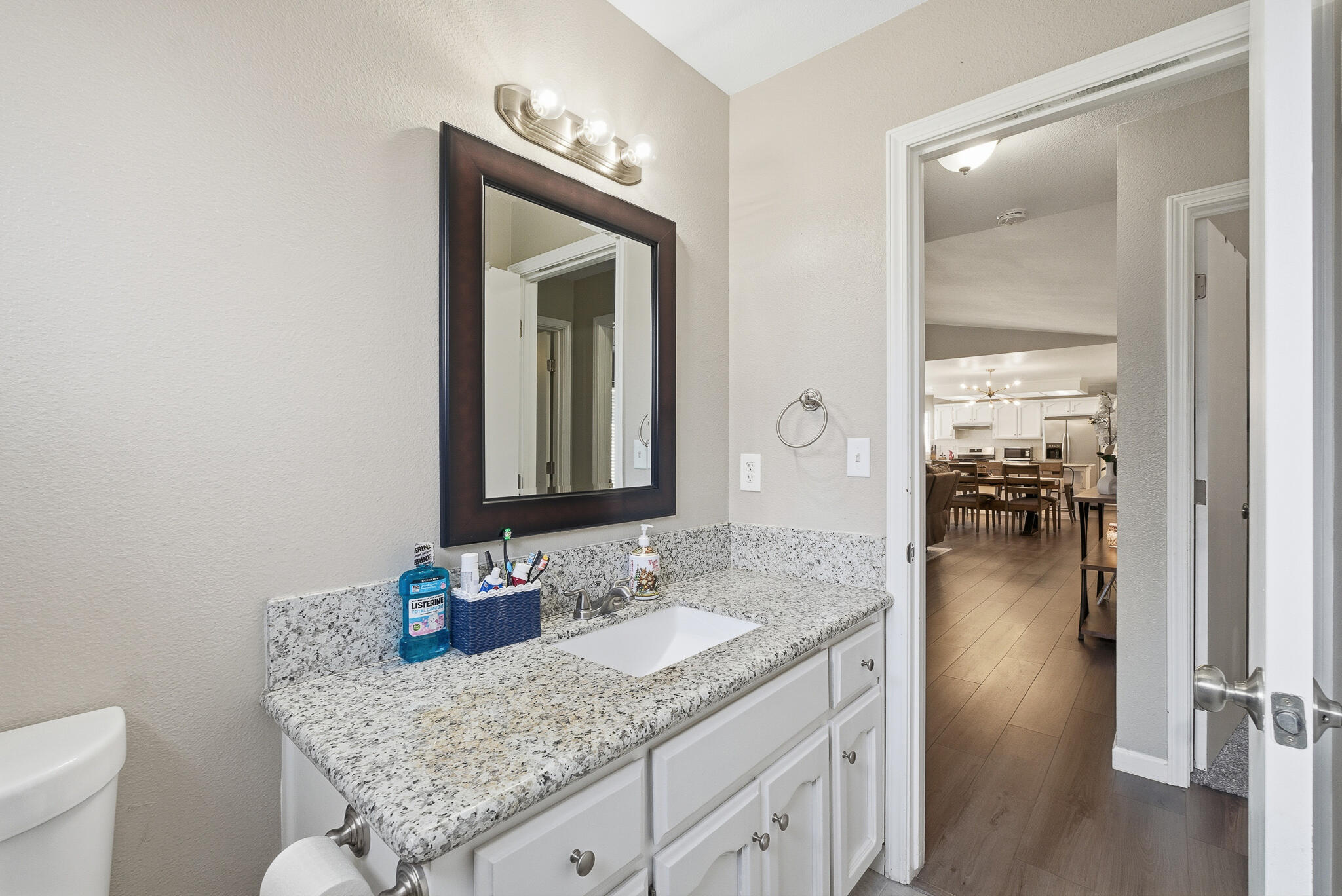 416 Jesse St, Exeter, CA 93221