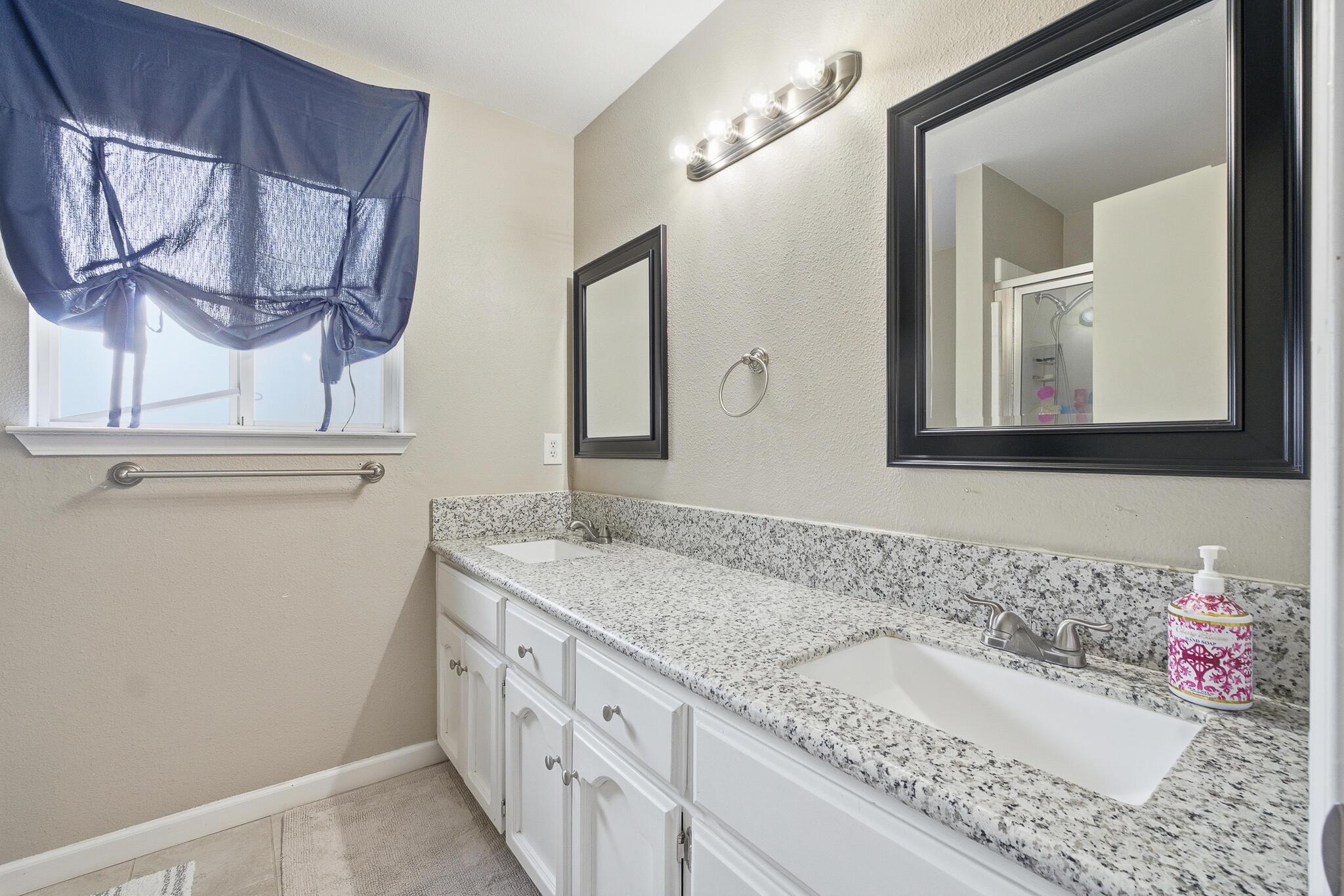 416 Jesse St, Exeter, CA 93221