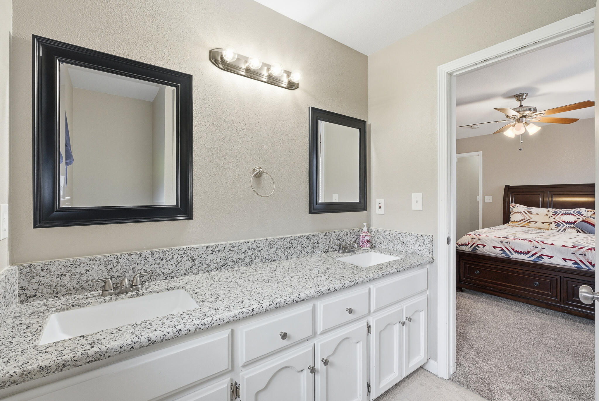 416 Jesse St, Exeter, CA 93221