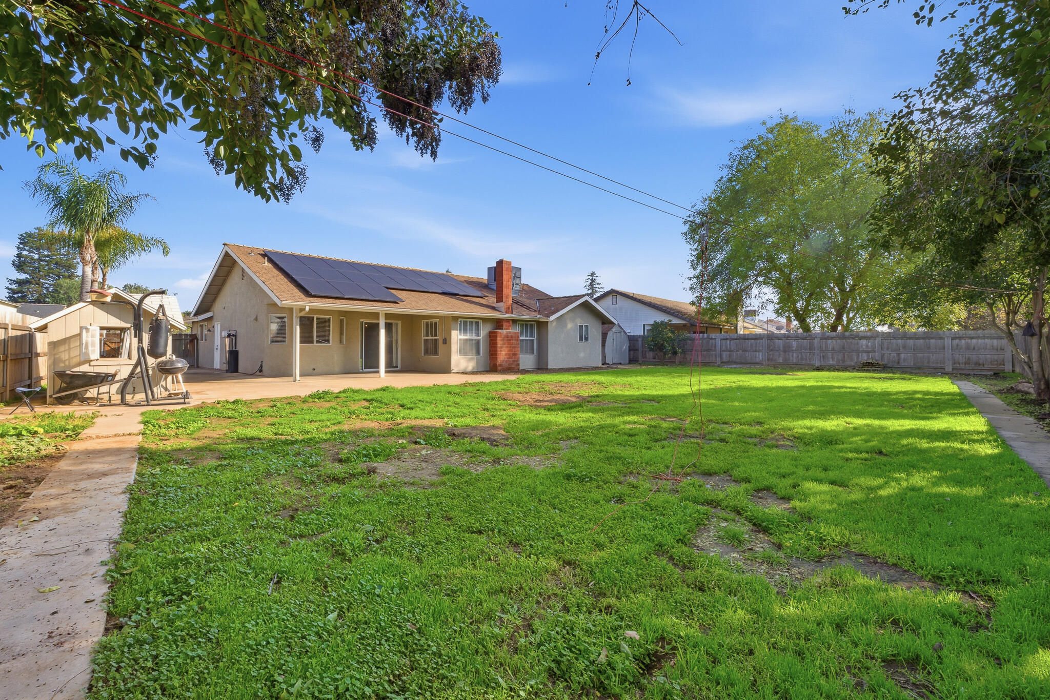 416 Jesse St, Exeter, CA 93221