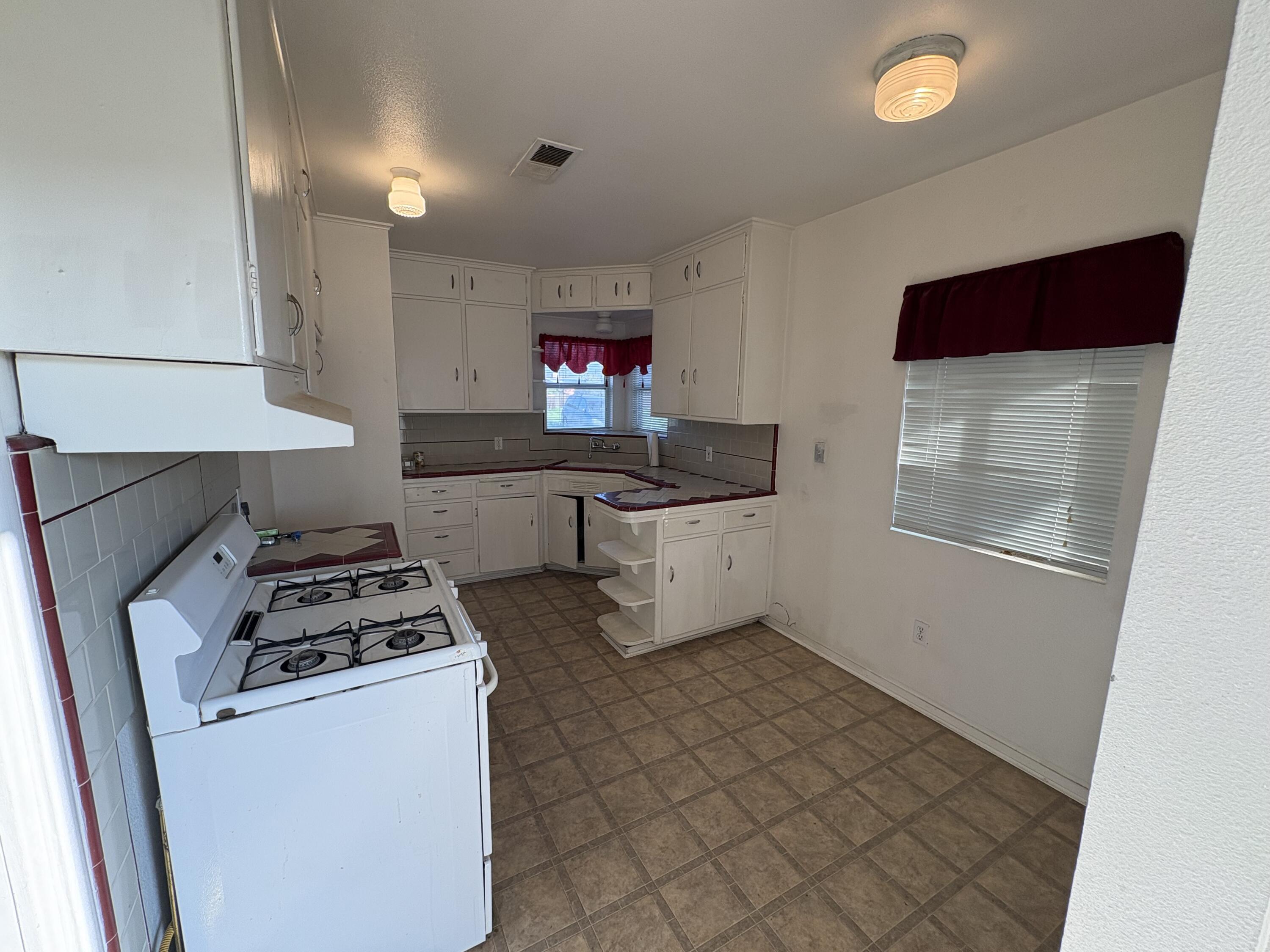 1241 W Putnam Ave #A, Porterville, CA 93257