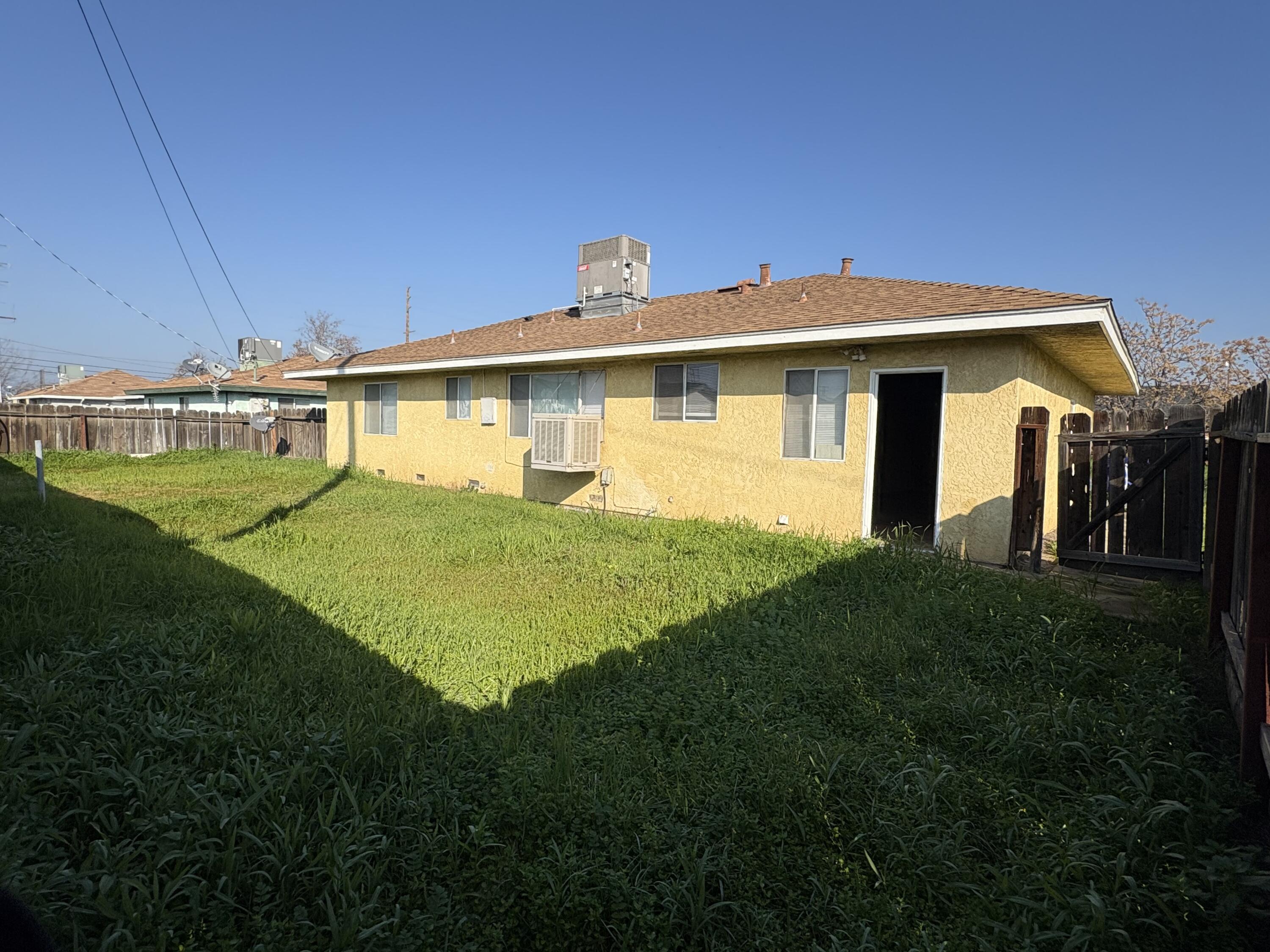 1241 W Putnam Ave #A, Porterville, CA 93257