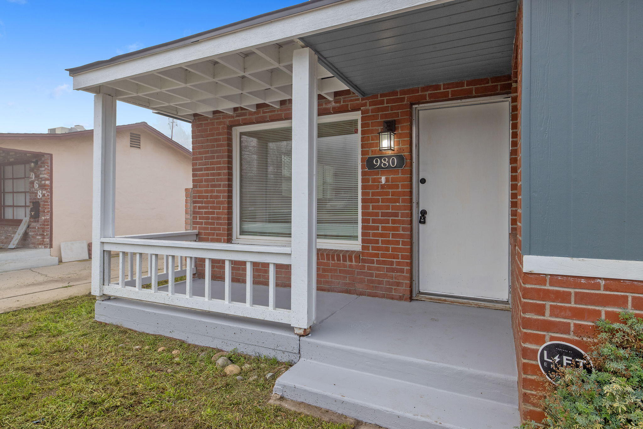 980 E Apricot Ave, Tulare, CA 93274