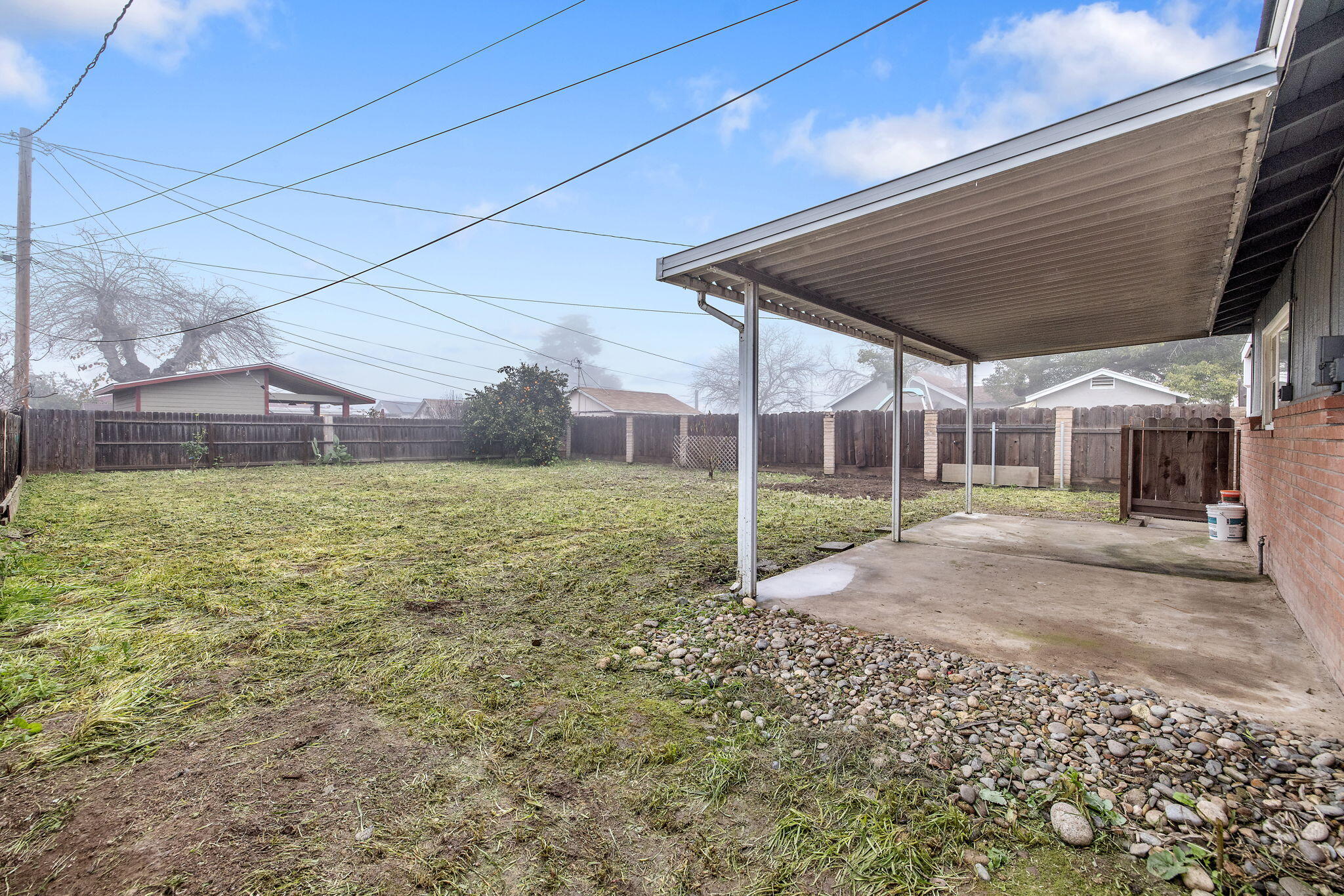 980 E Apricot Ave, Tulare, CA 93274