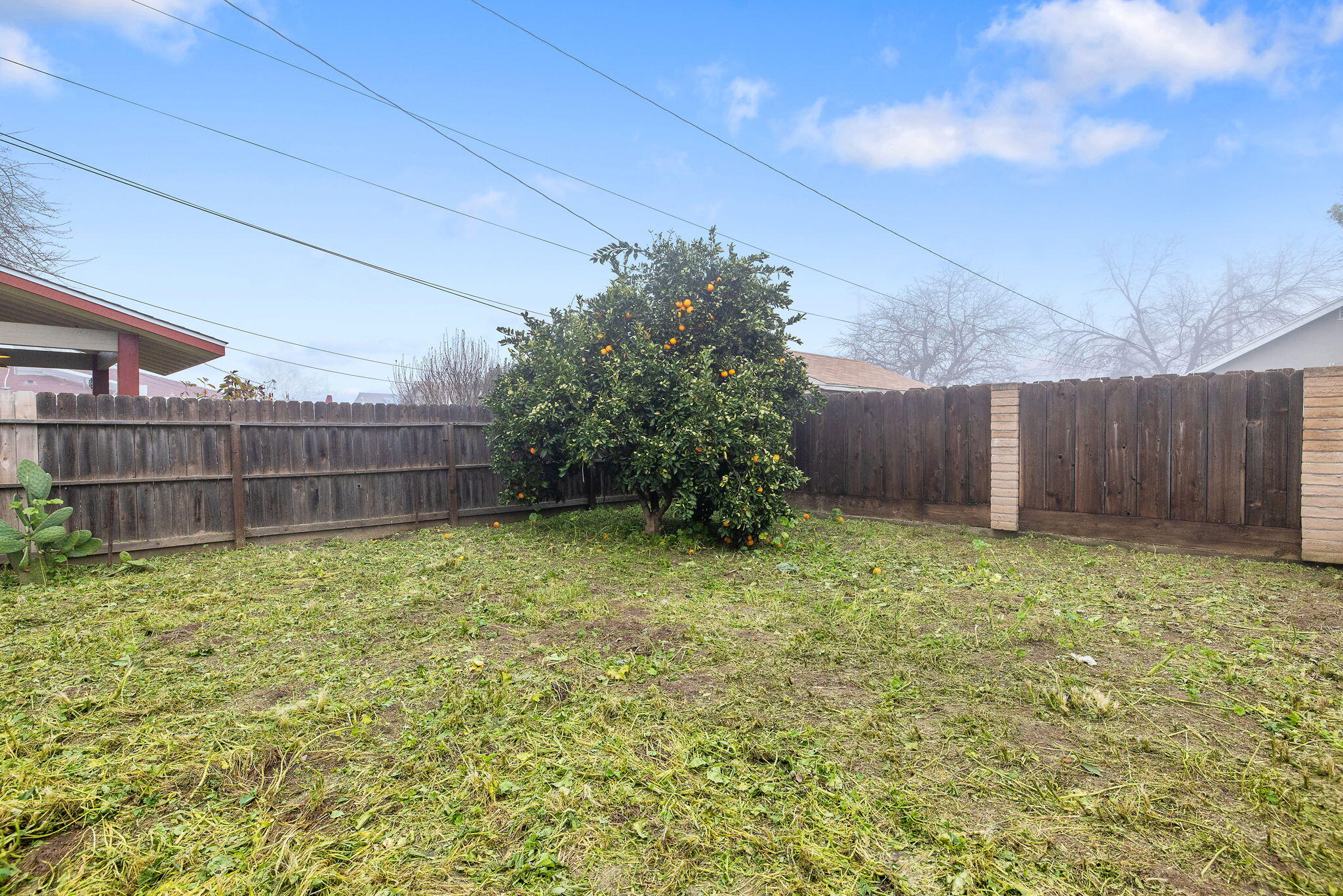 980 E Apricot Ave, Tulare, CA 93274