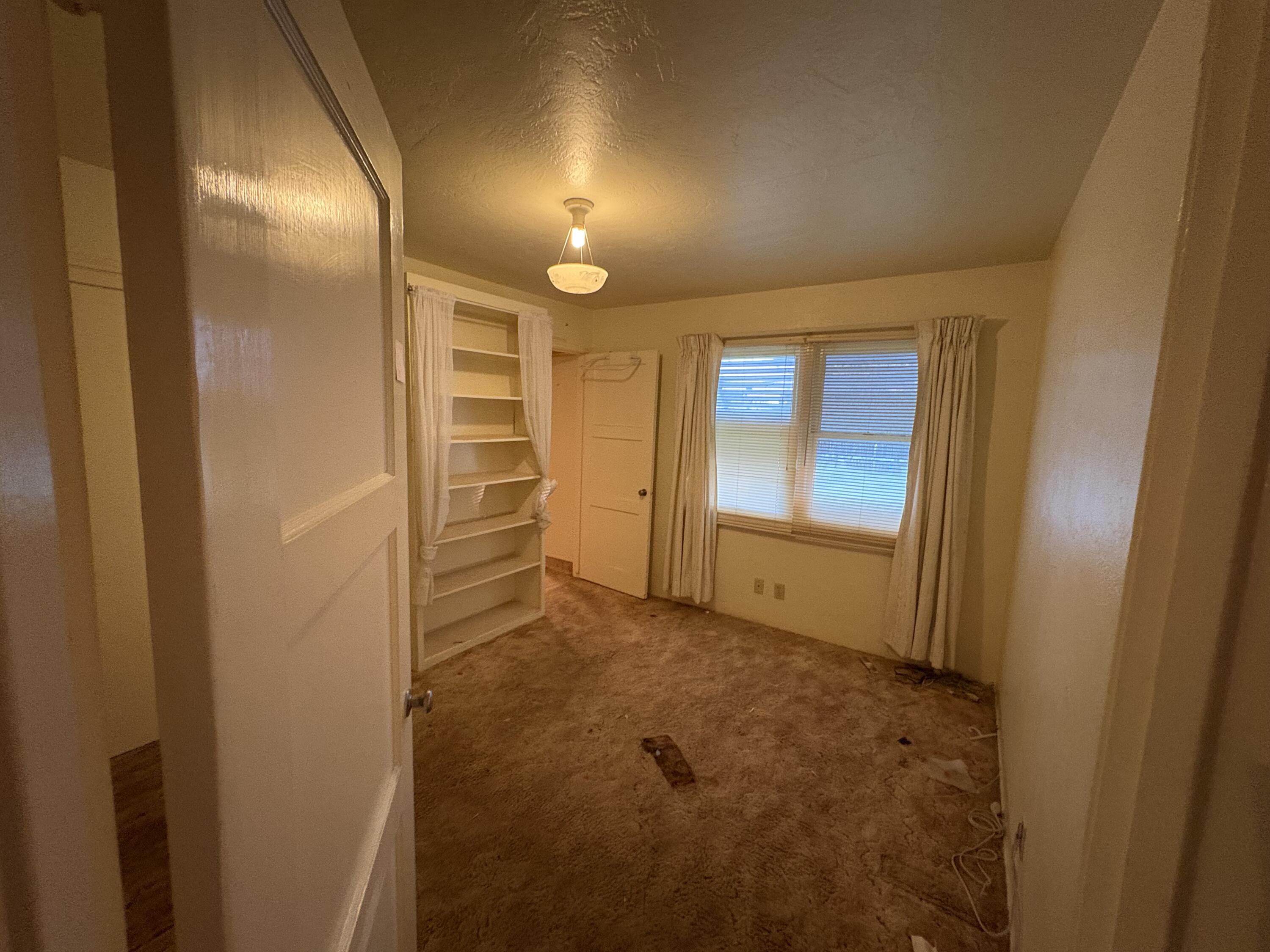 737 W Kanai Ave, Porterville, CA 93257