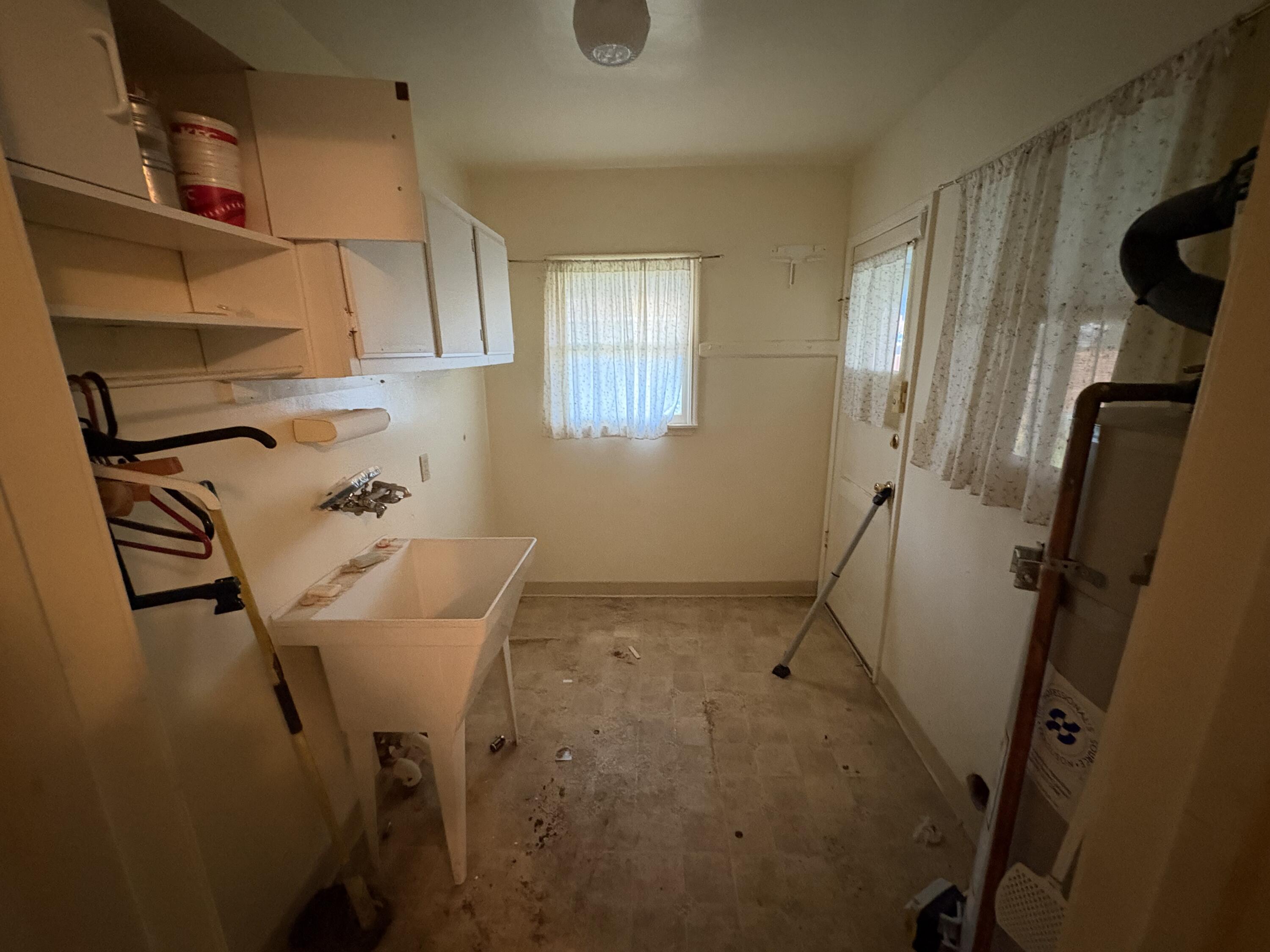 737 W Kanai Ave, Porterville, CA 93257