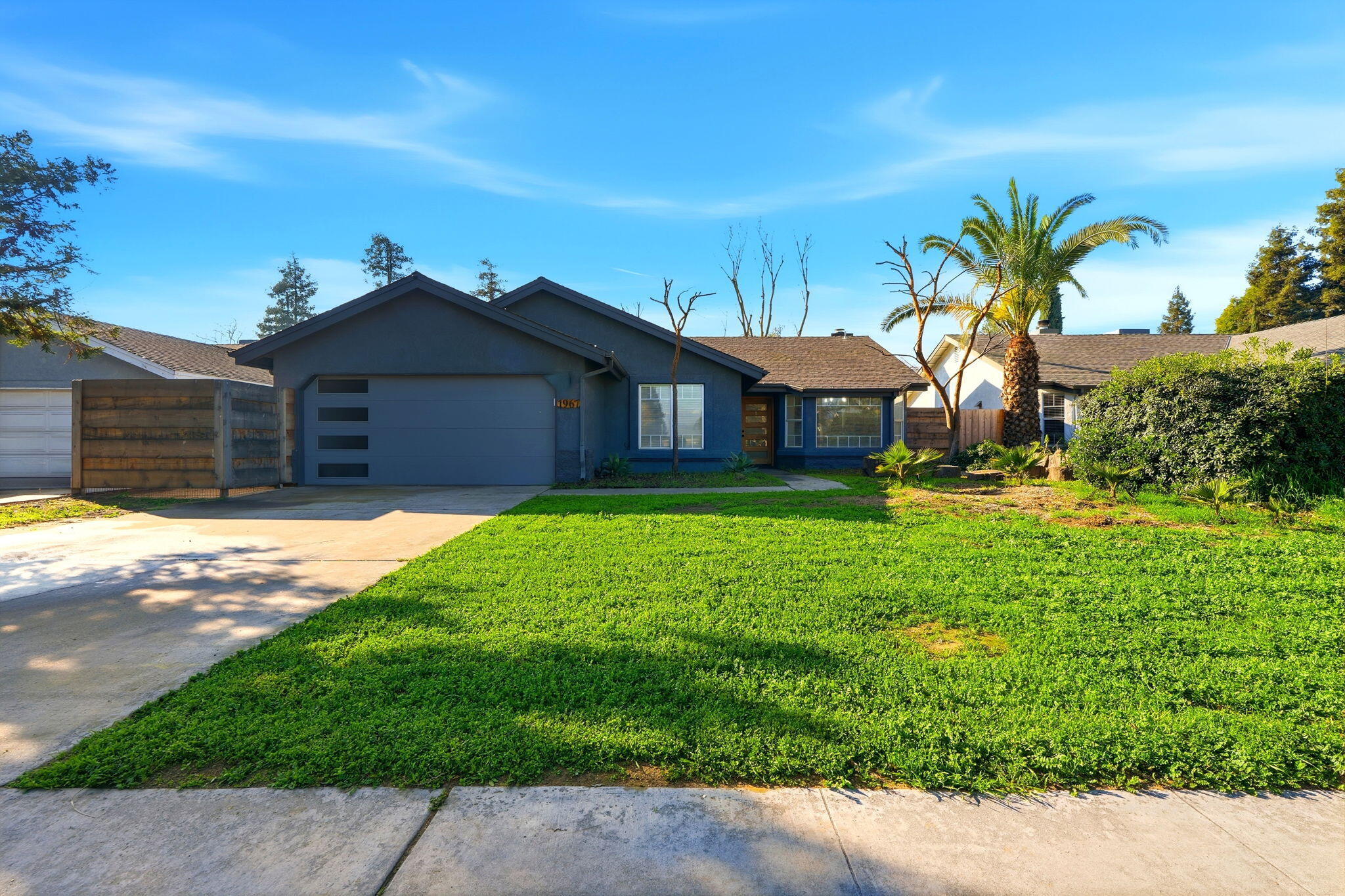 1967 N Ventura Ave, Farmersville, CA 93223