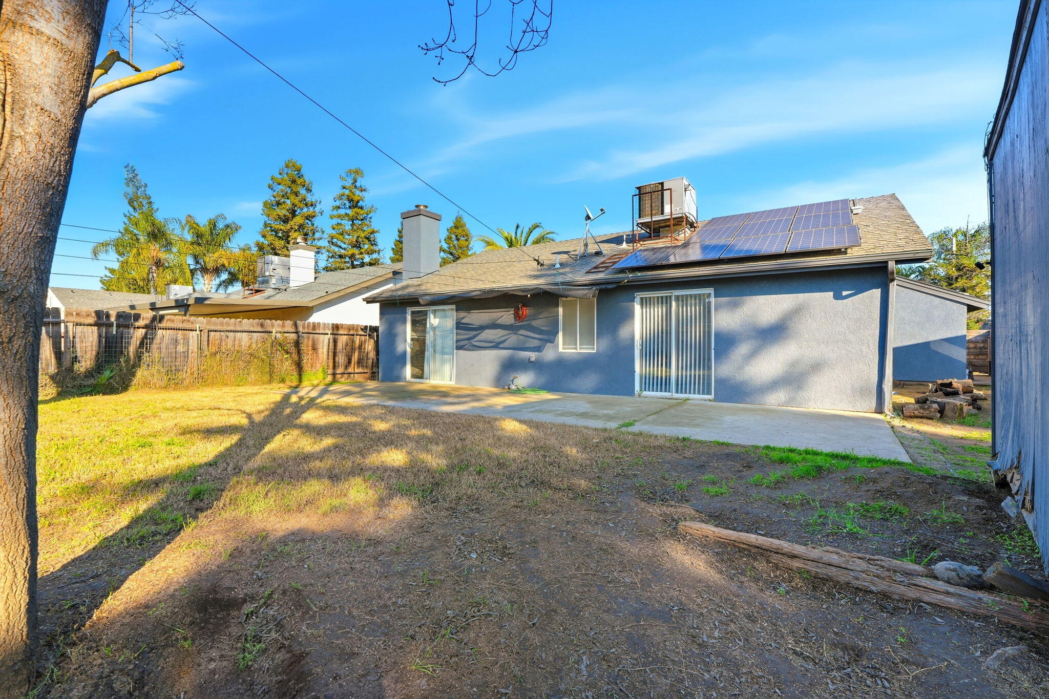 1967 N Ventura Ave, Farmersville, CA 93223