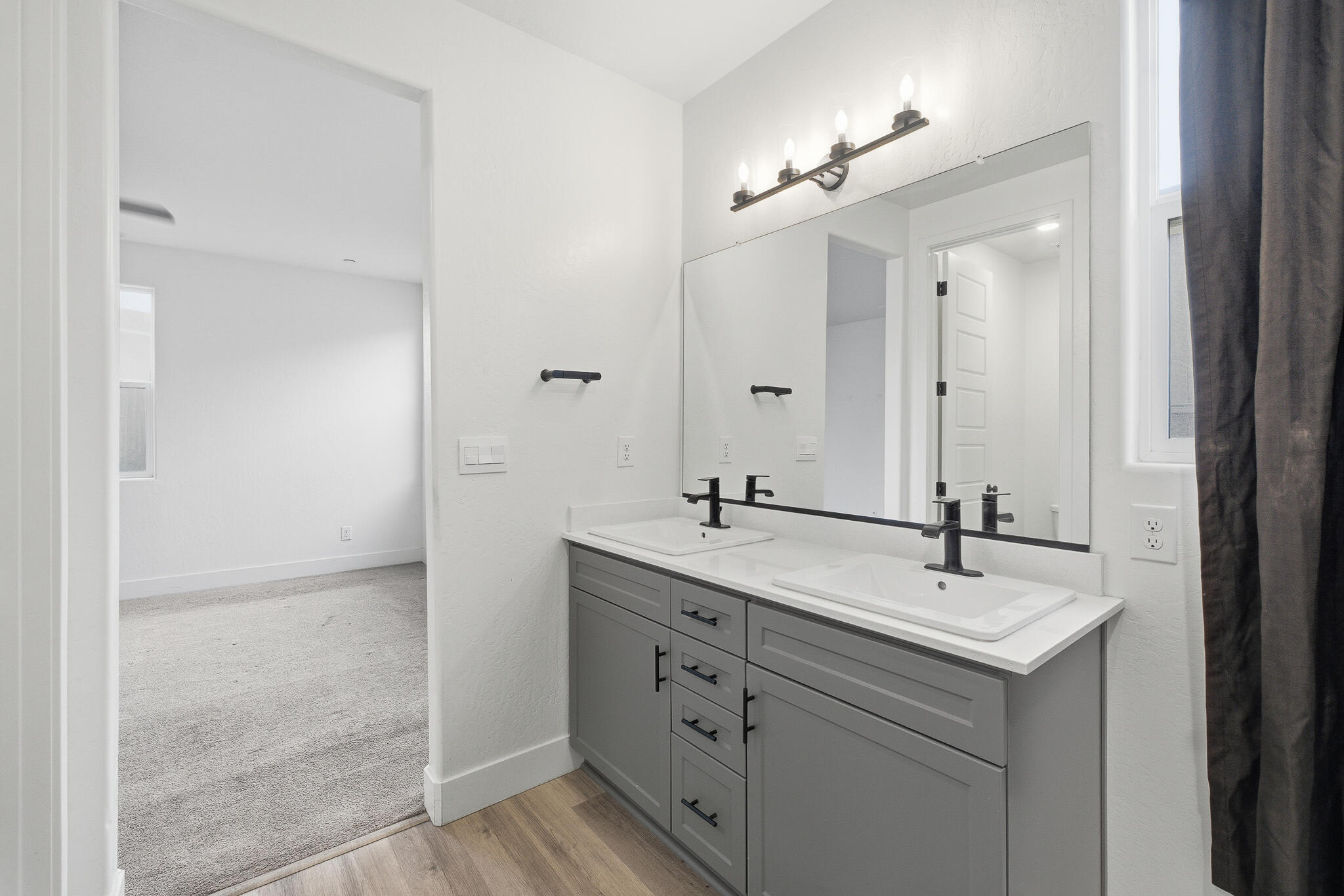 2824 S Cain St, Visalia, CA 93292