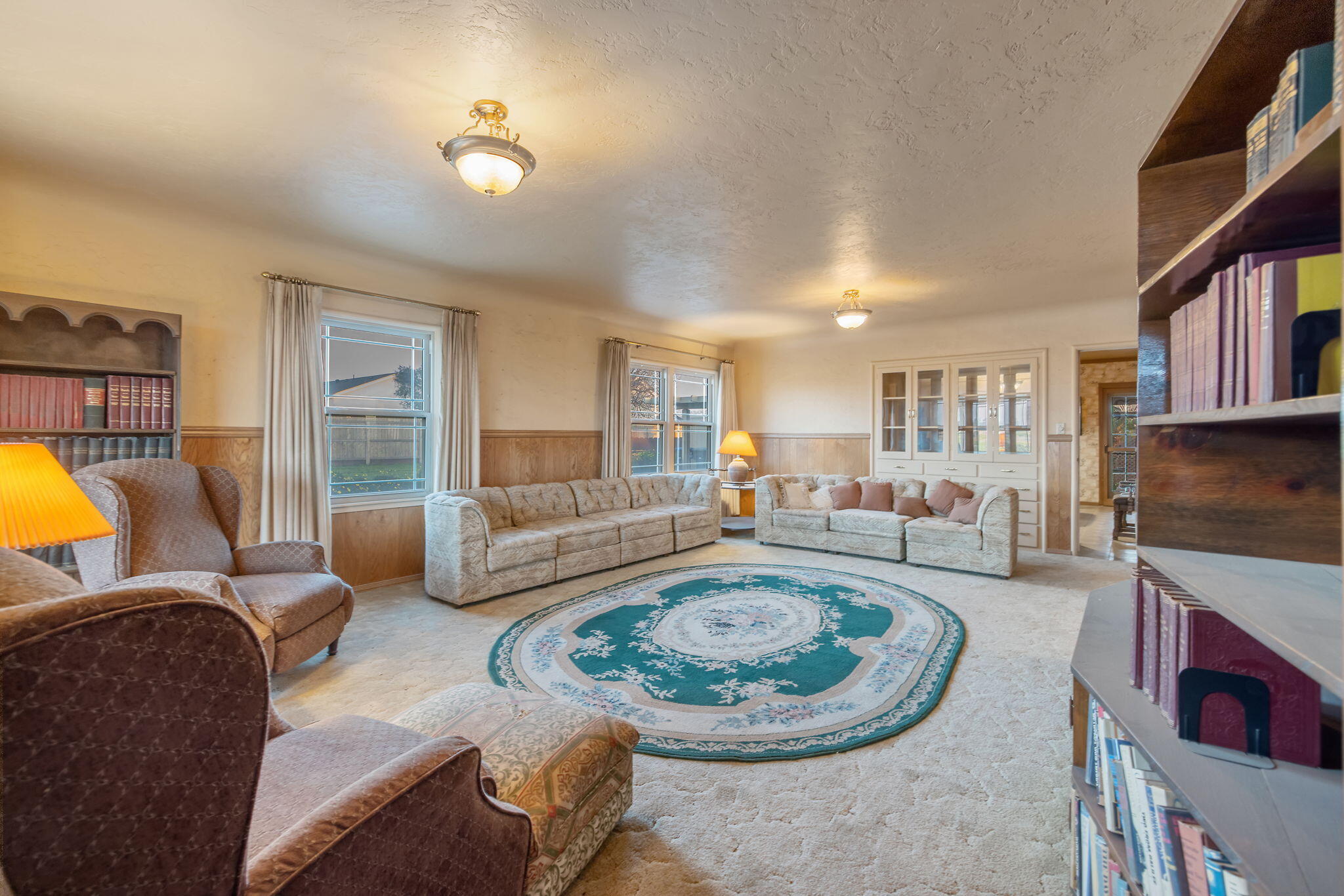 1725 E E Goshen Ave, Visalia, CA 93292