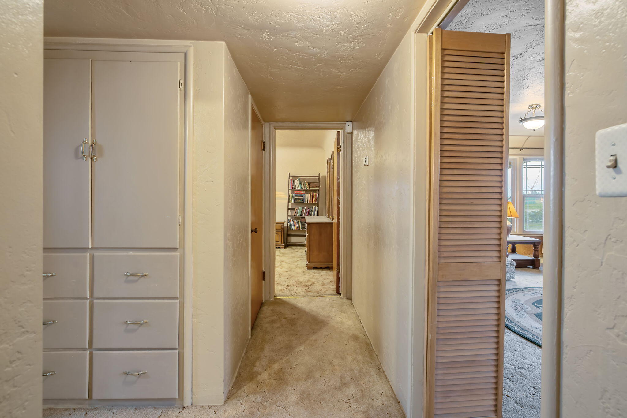 1725 E E Goshen Ave, Visalia, CA 93292