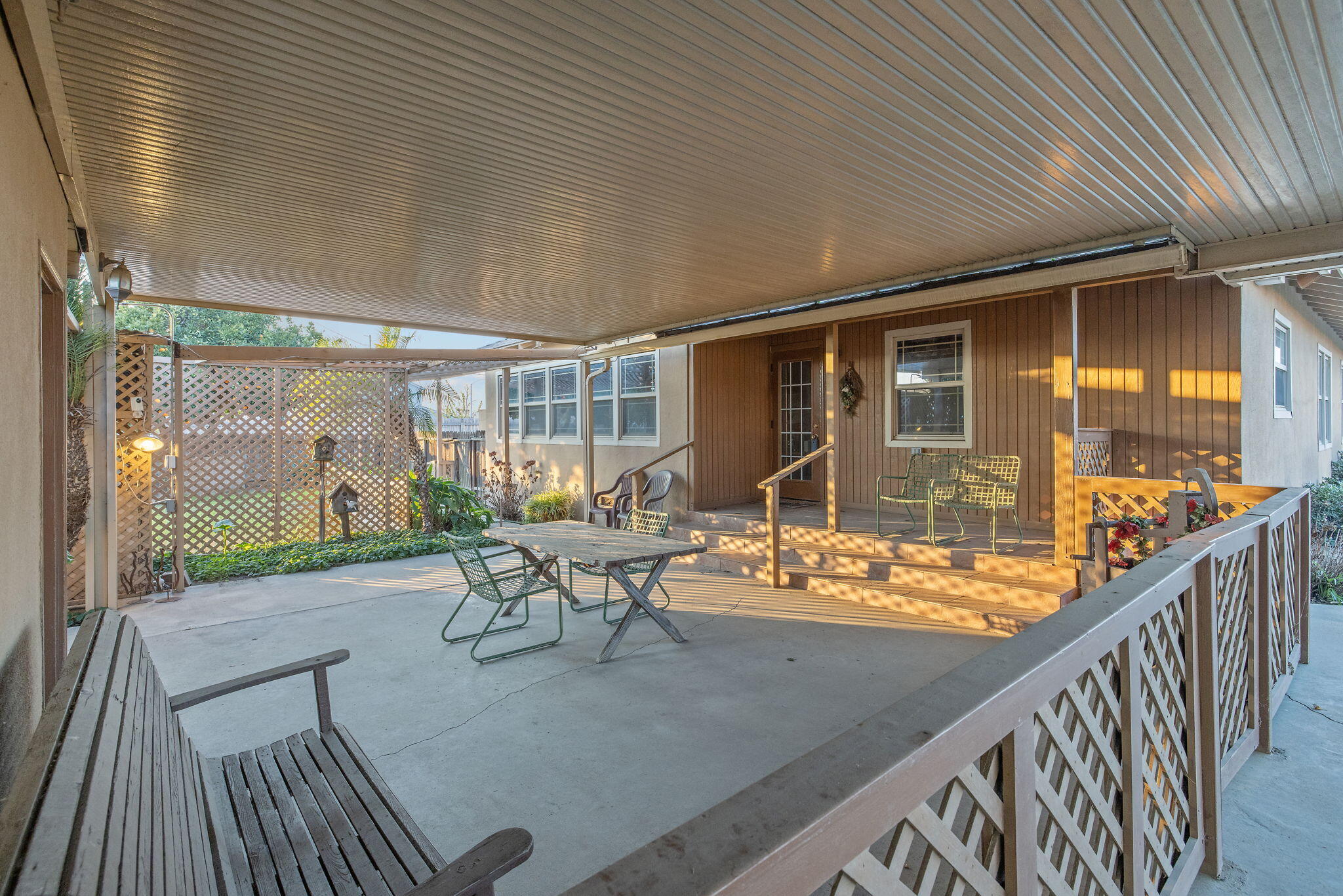 1725 E E Goshen Ave, Visalia, CA 93292