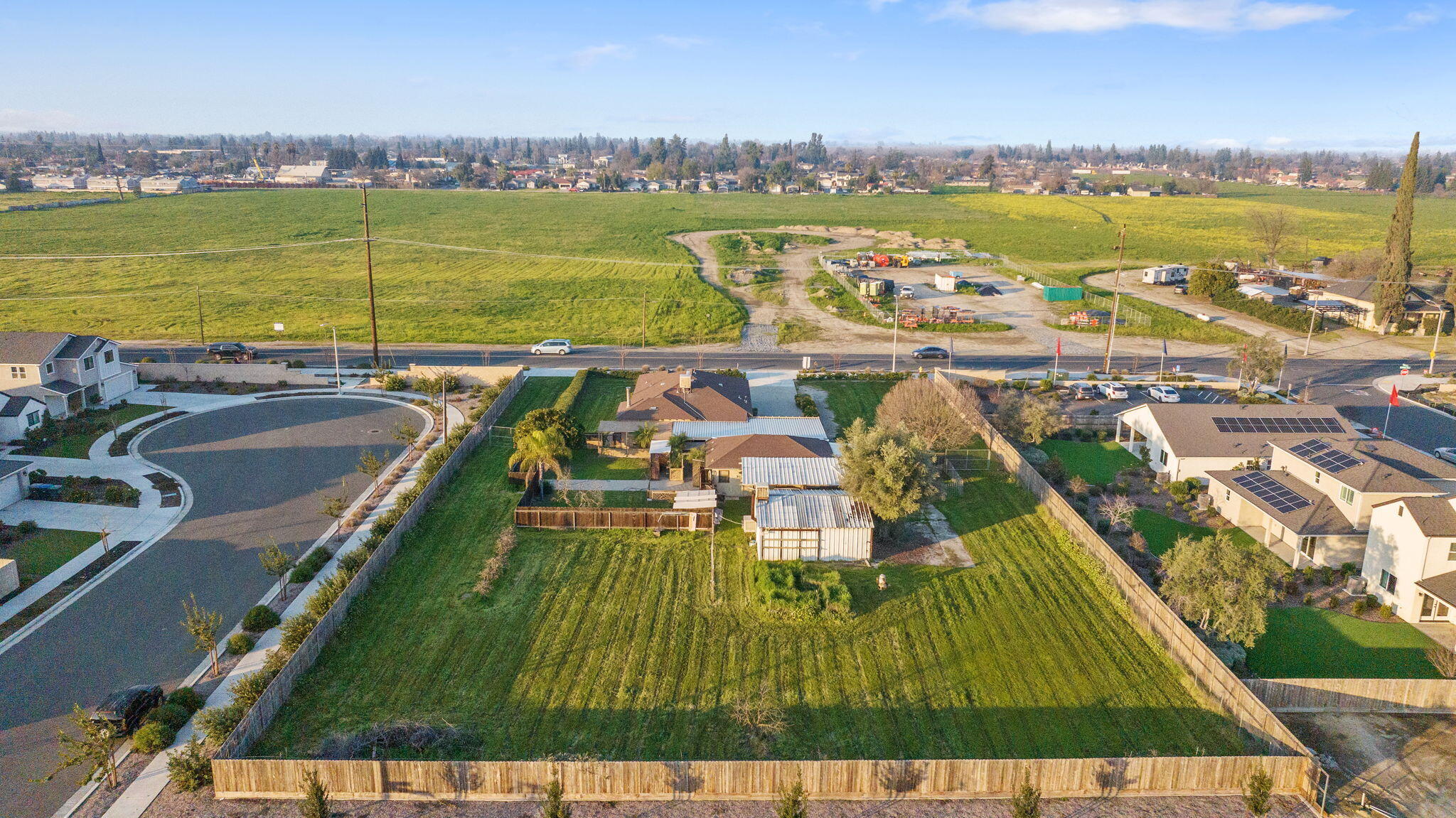 1725 E E Goshen Ave, Visalia, CA 93292