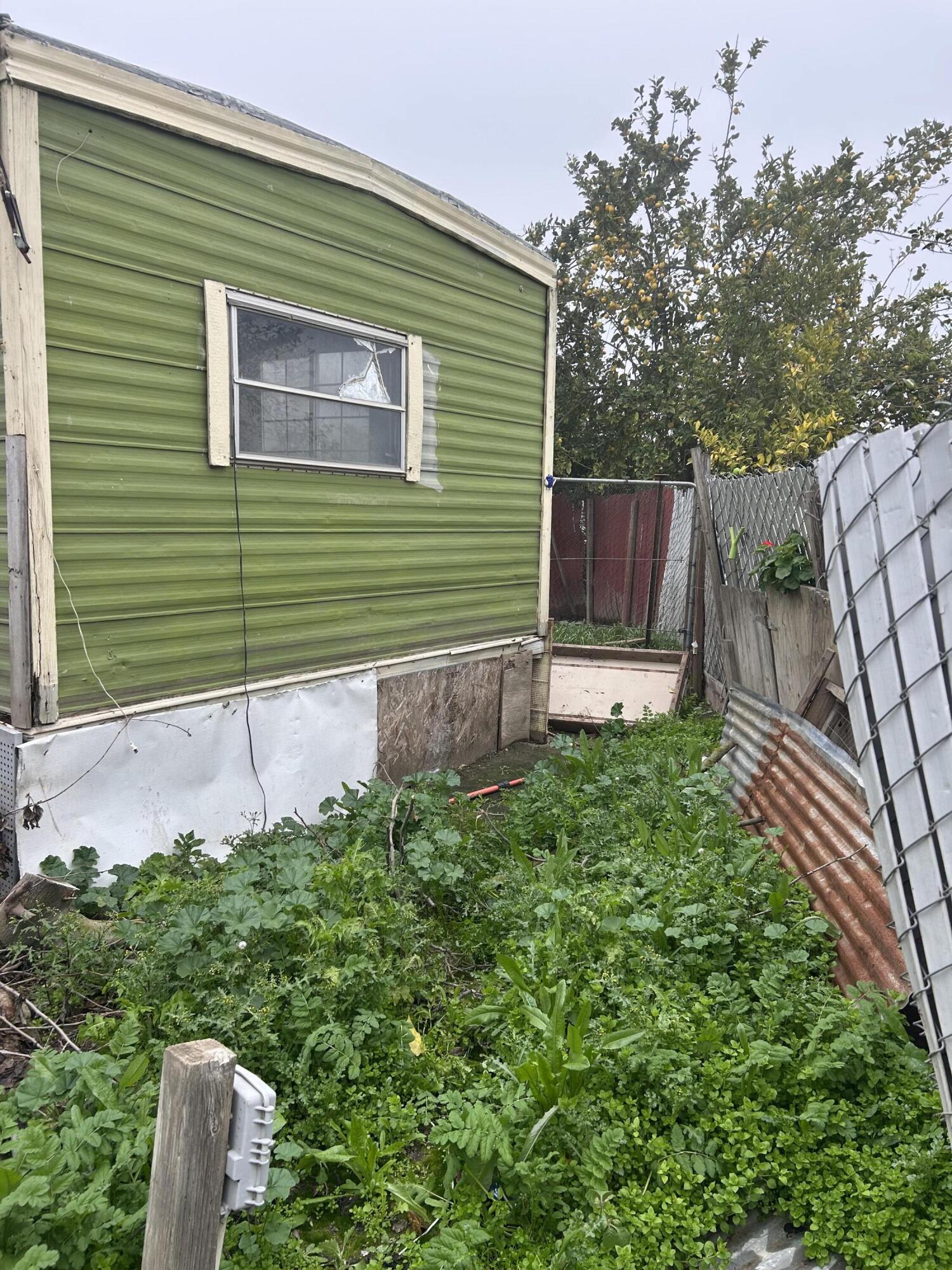 17496 W Whitesbridge Ave ## 8, Kerman, CA 93630