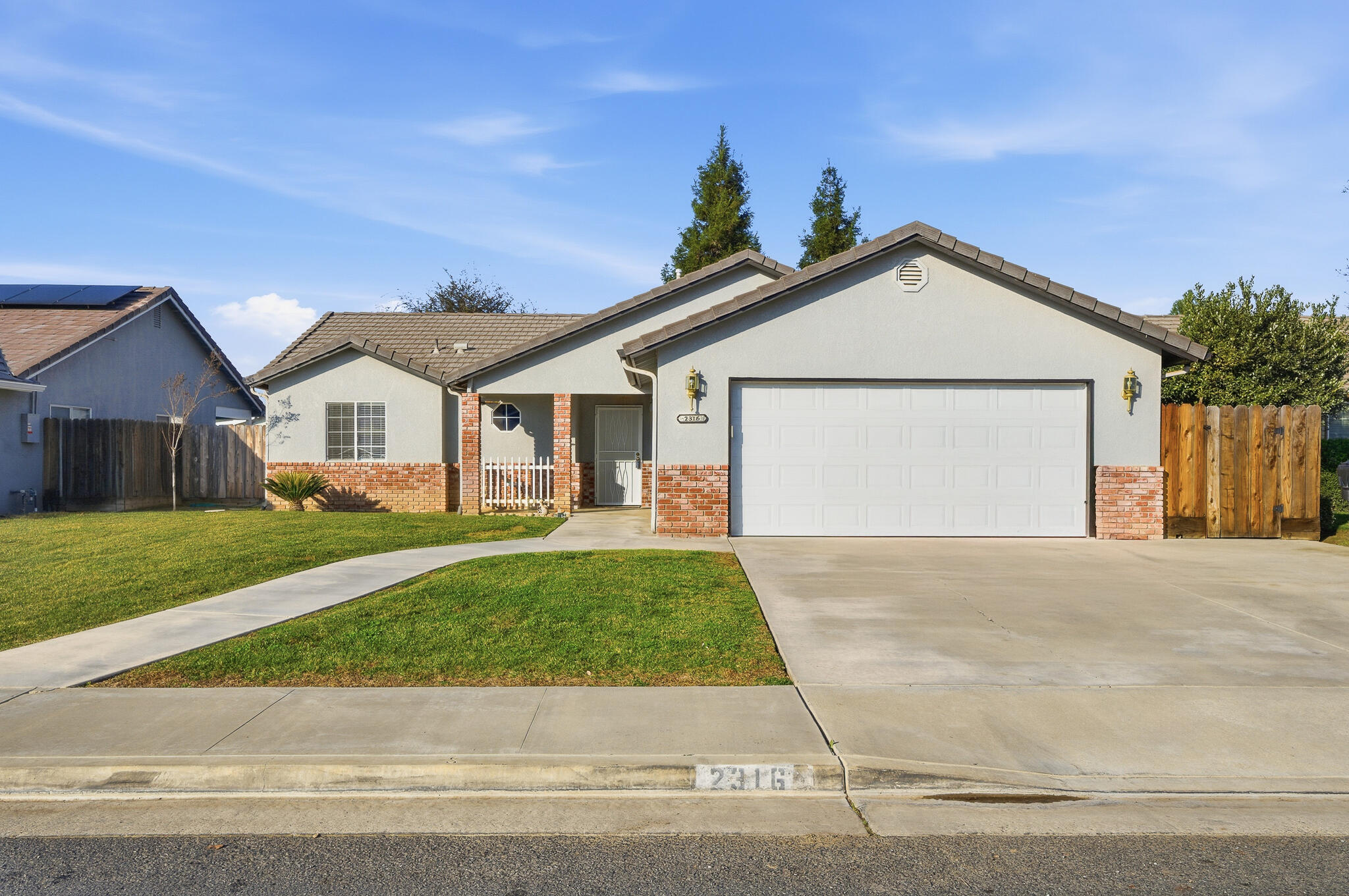 2316 W Roby Ave, Porterville, CA 93257