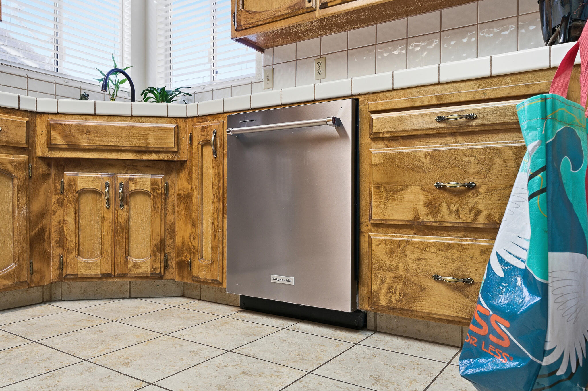 2316 W Roby Ave, Porterville, CA 93257