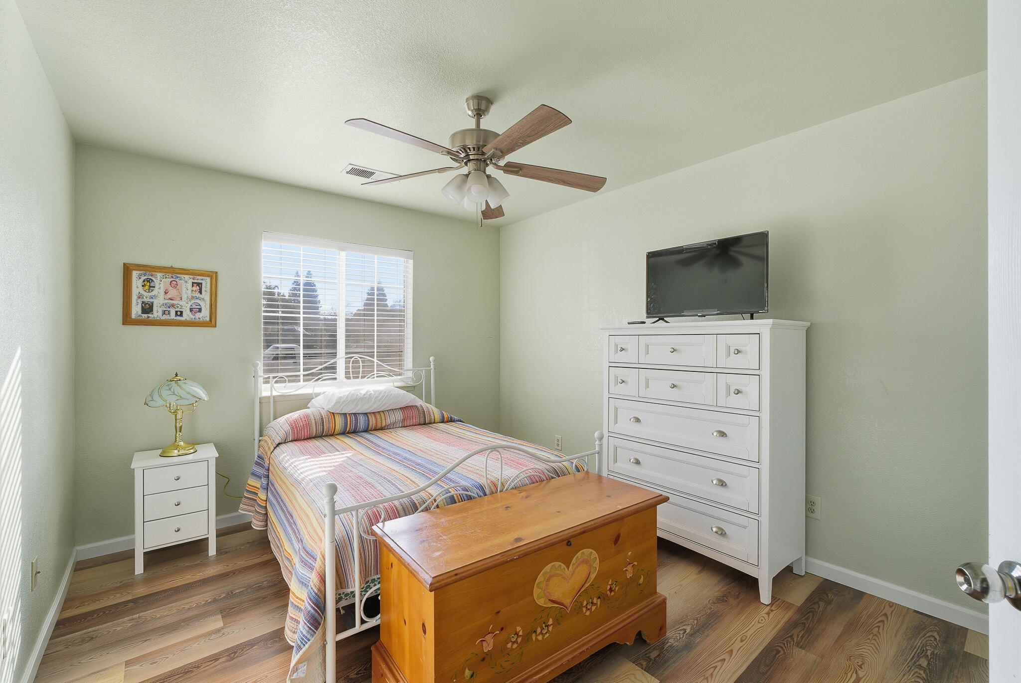 2316 W Roby Ave, Porterville, CA 93257