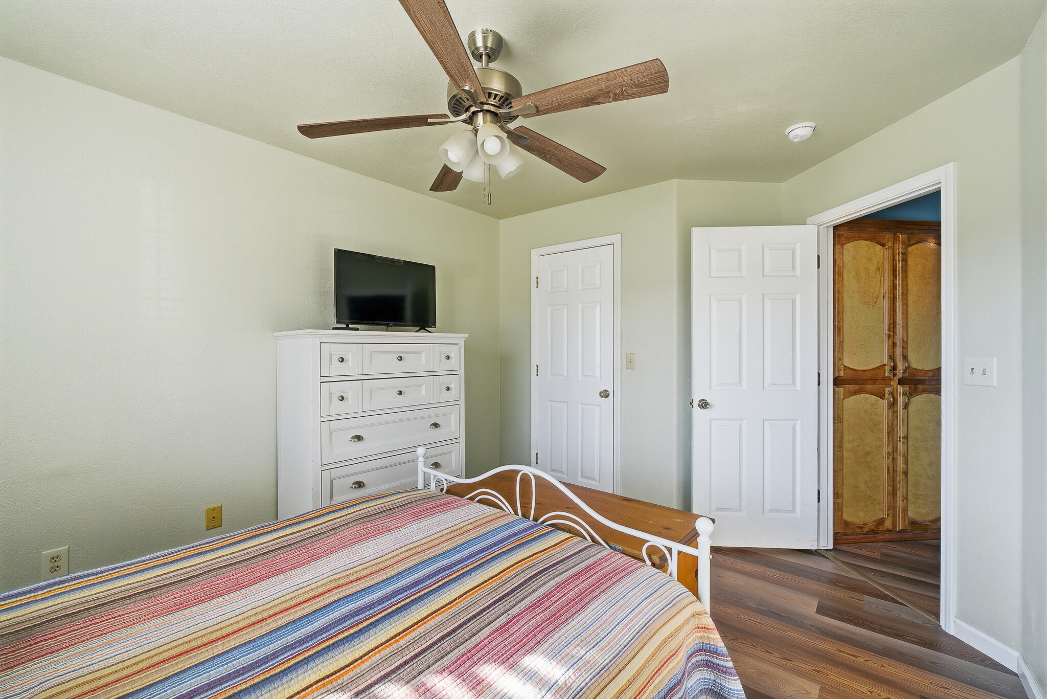 2316 W Roby Ave, Porterville, CA 93257