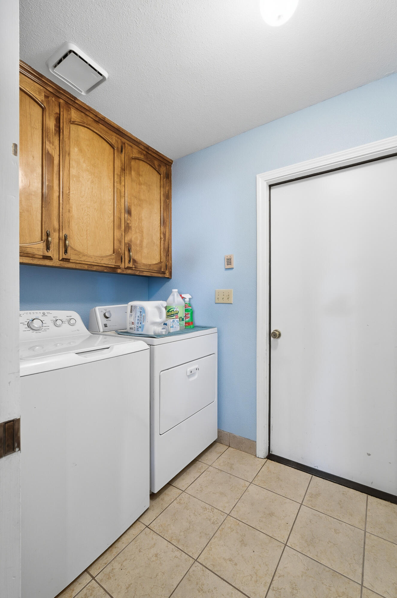 2316 W Roby Ave, Porterville, CA 93257