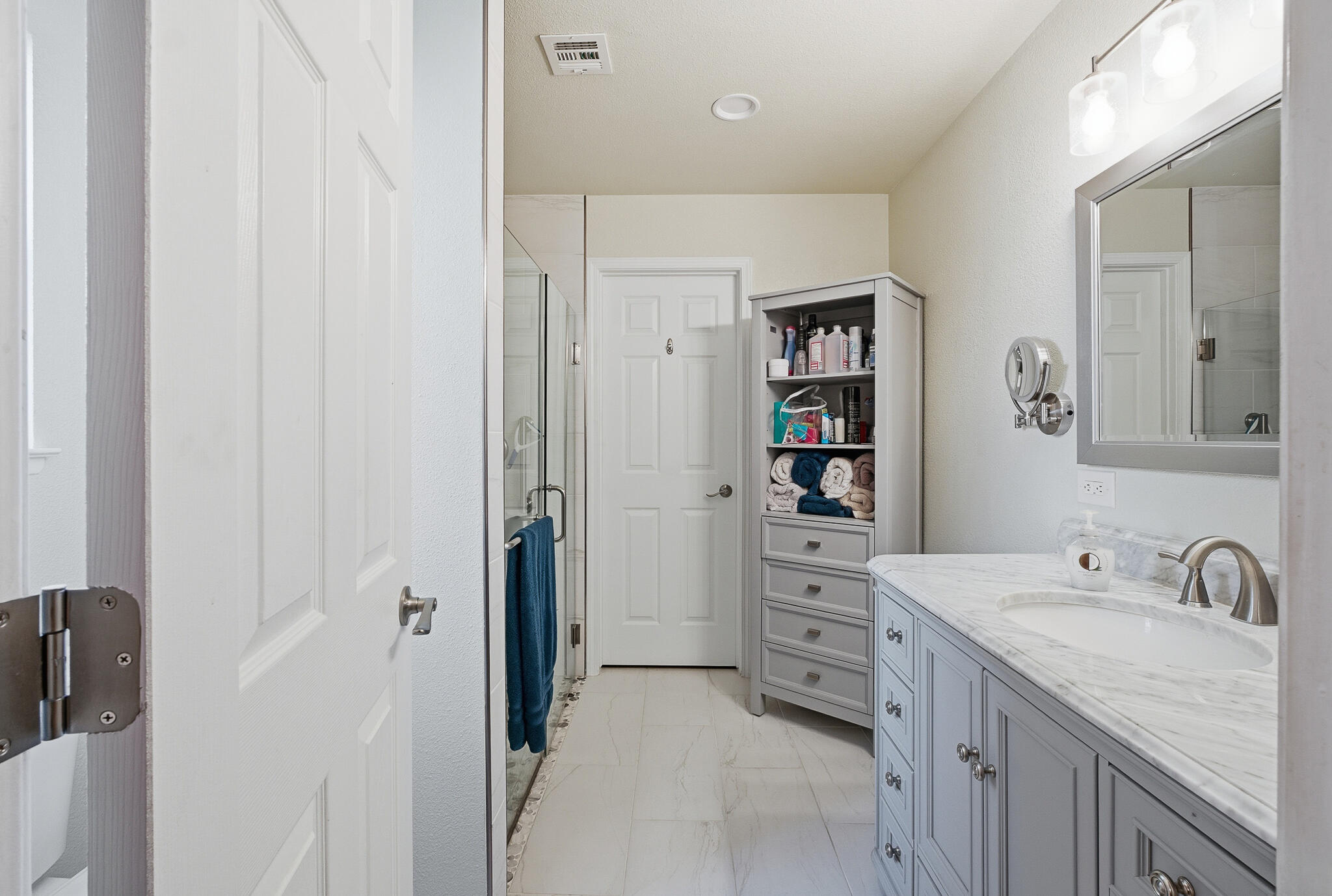 2316 W Roby Ave, Porterville, CA 93257