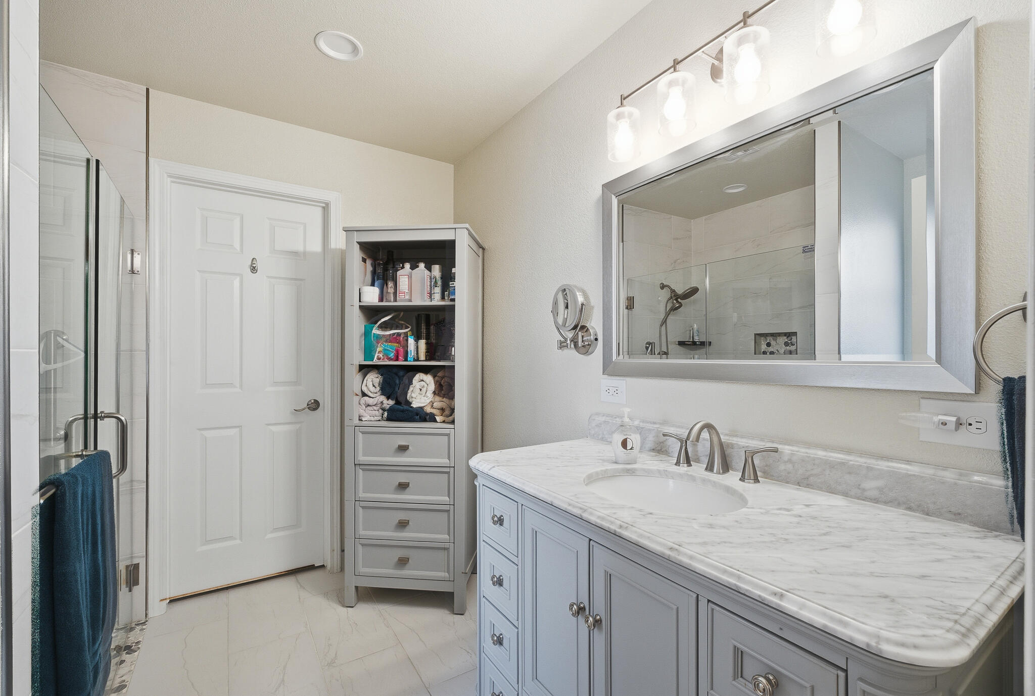 2316 W Roby Ave, Porterville, CA 93257