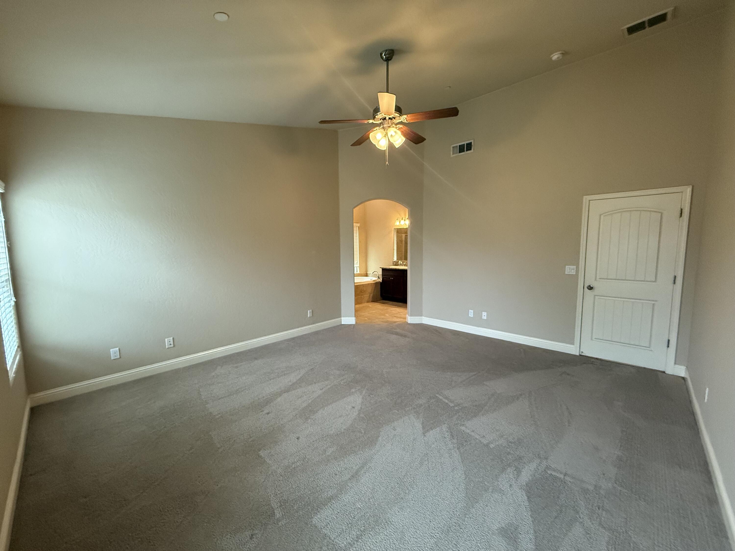 2315 N Elm St, Visalia, CA 93291