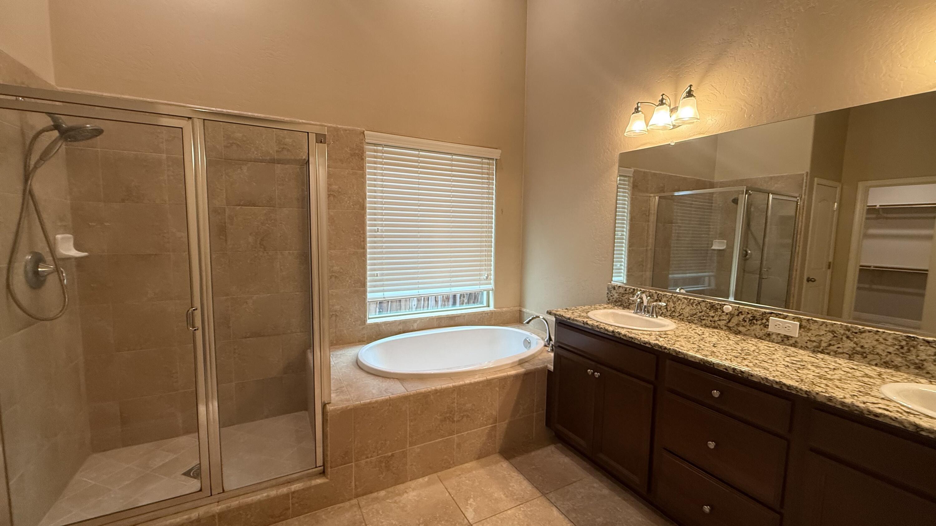 2315 N Elm St, Visalia, CA 93291