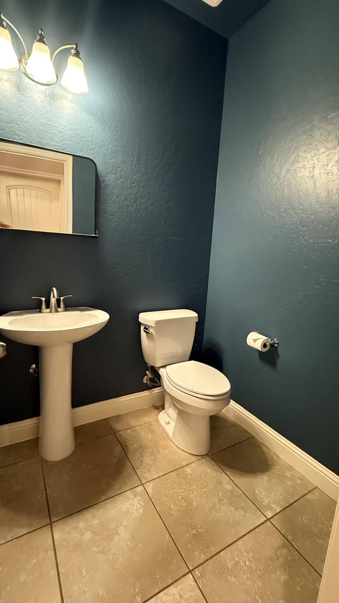 2315 N Elm St, Visalia, CA 93291