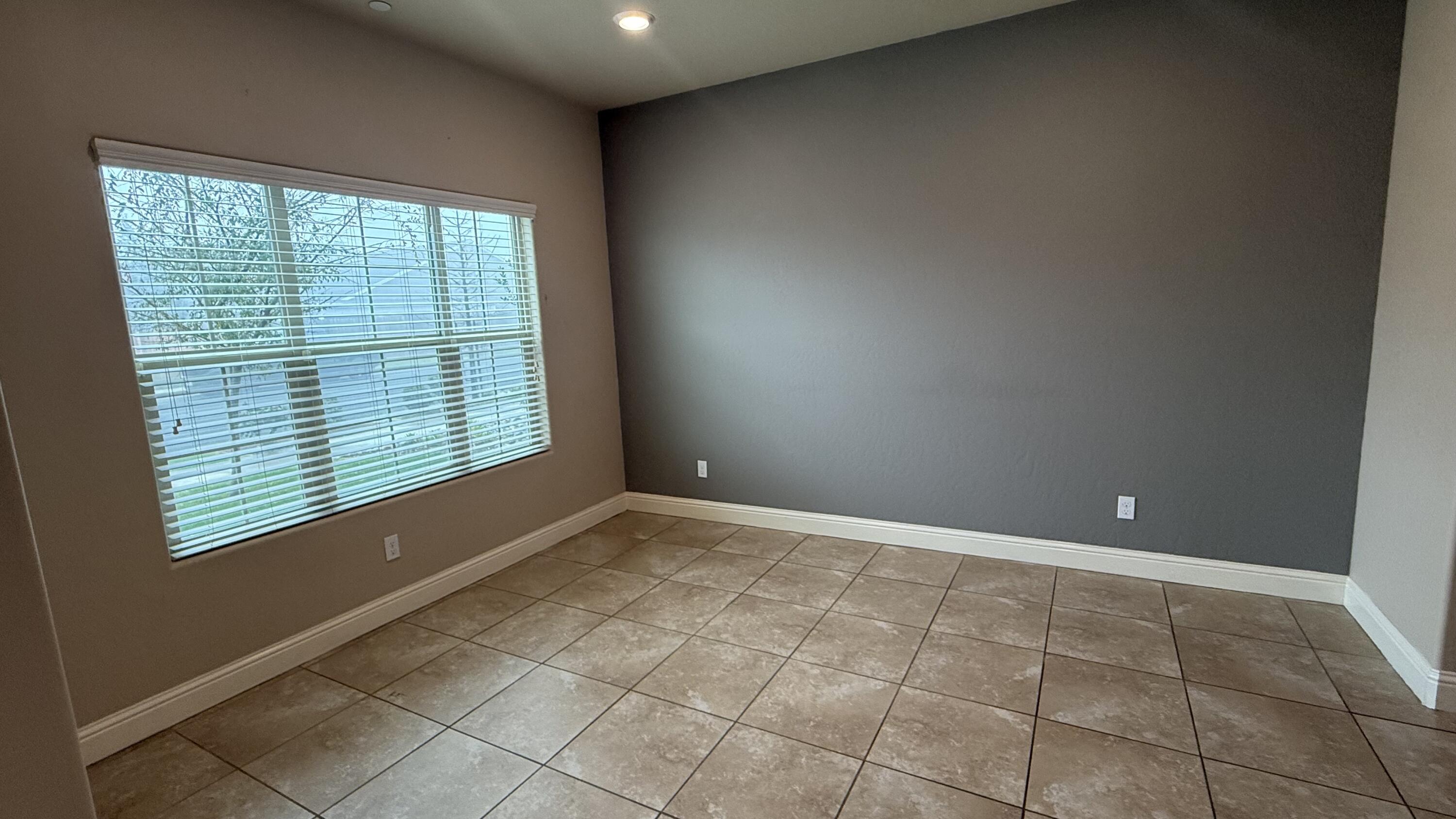 2315 N Elm St, Visalia, CA 93291