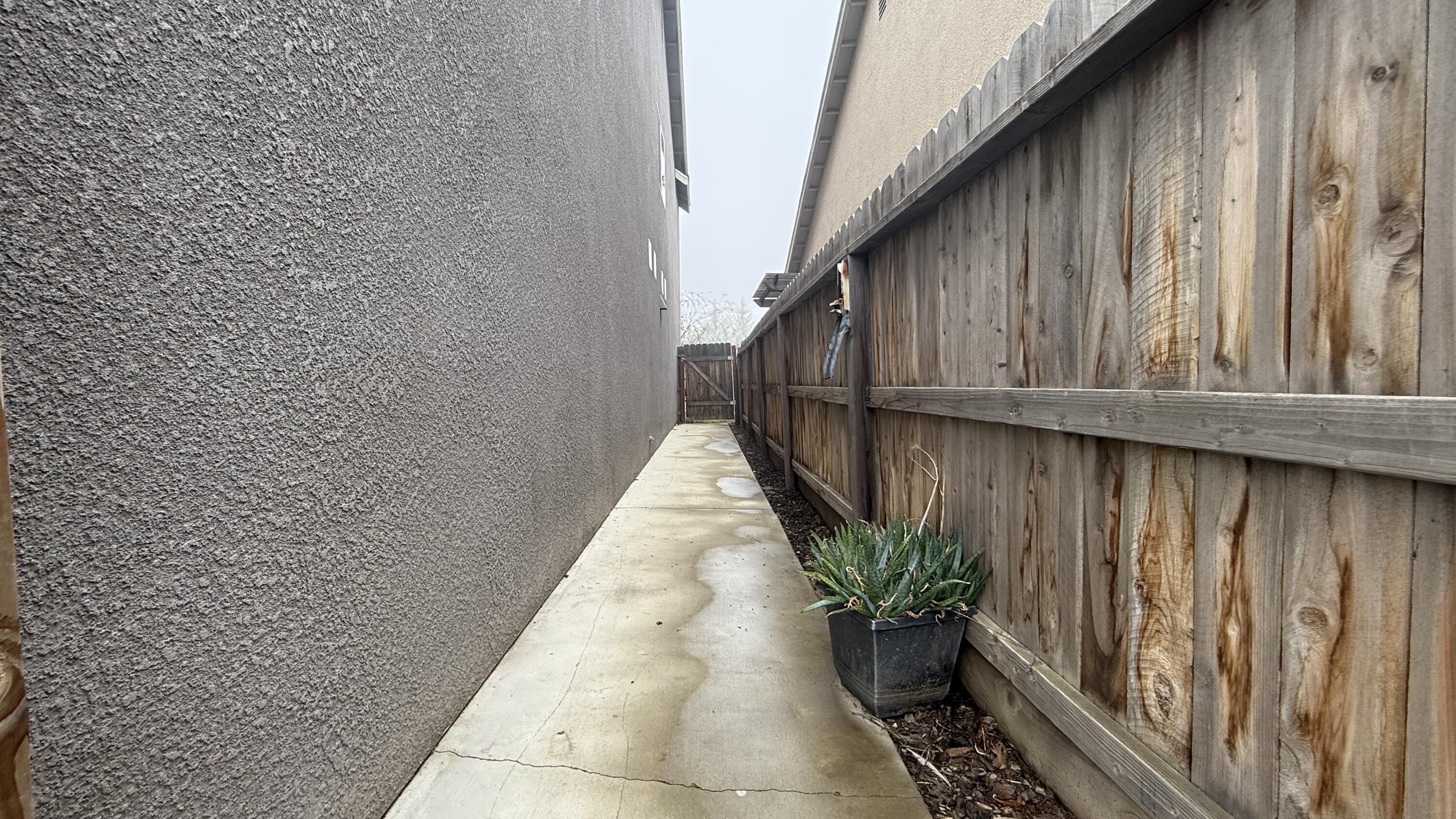 2315 N Elm St, Visalia, CA 93291