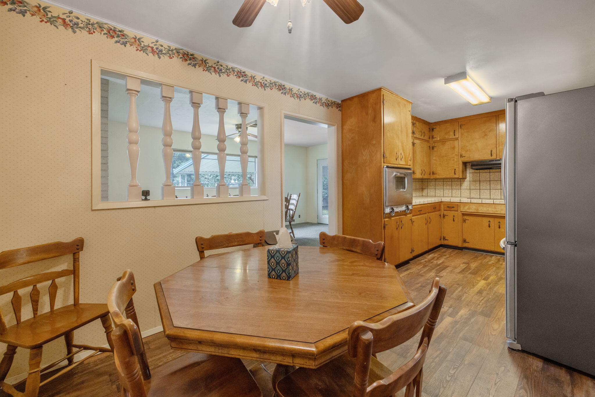 479 E Sandra Ave, Tulare, CA 93274