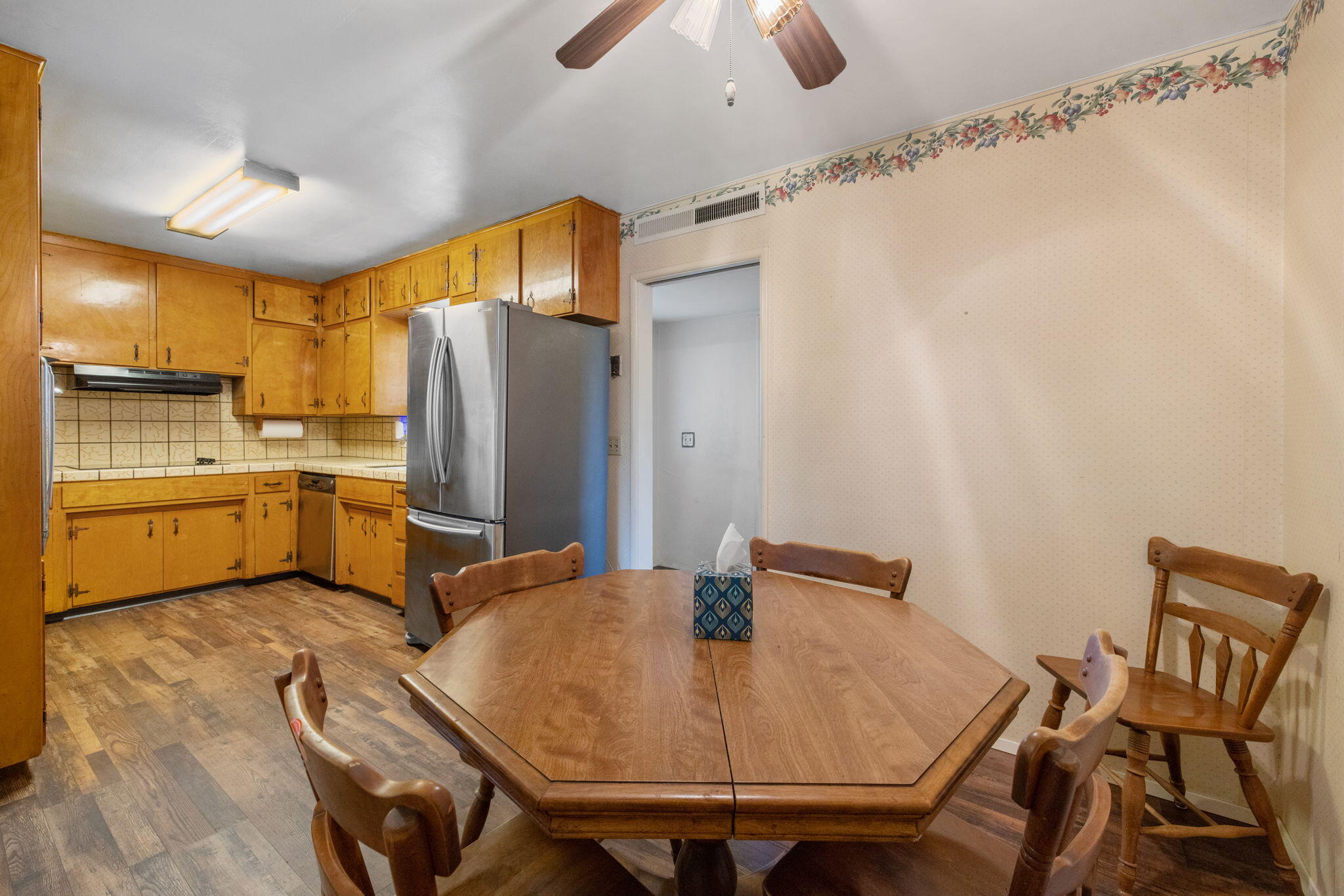 479 E Sandra Ave, Tulare, CA 93274