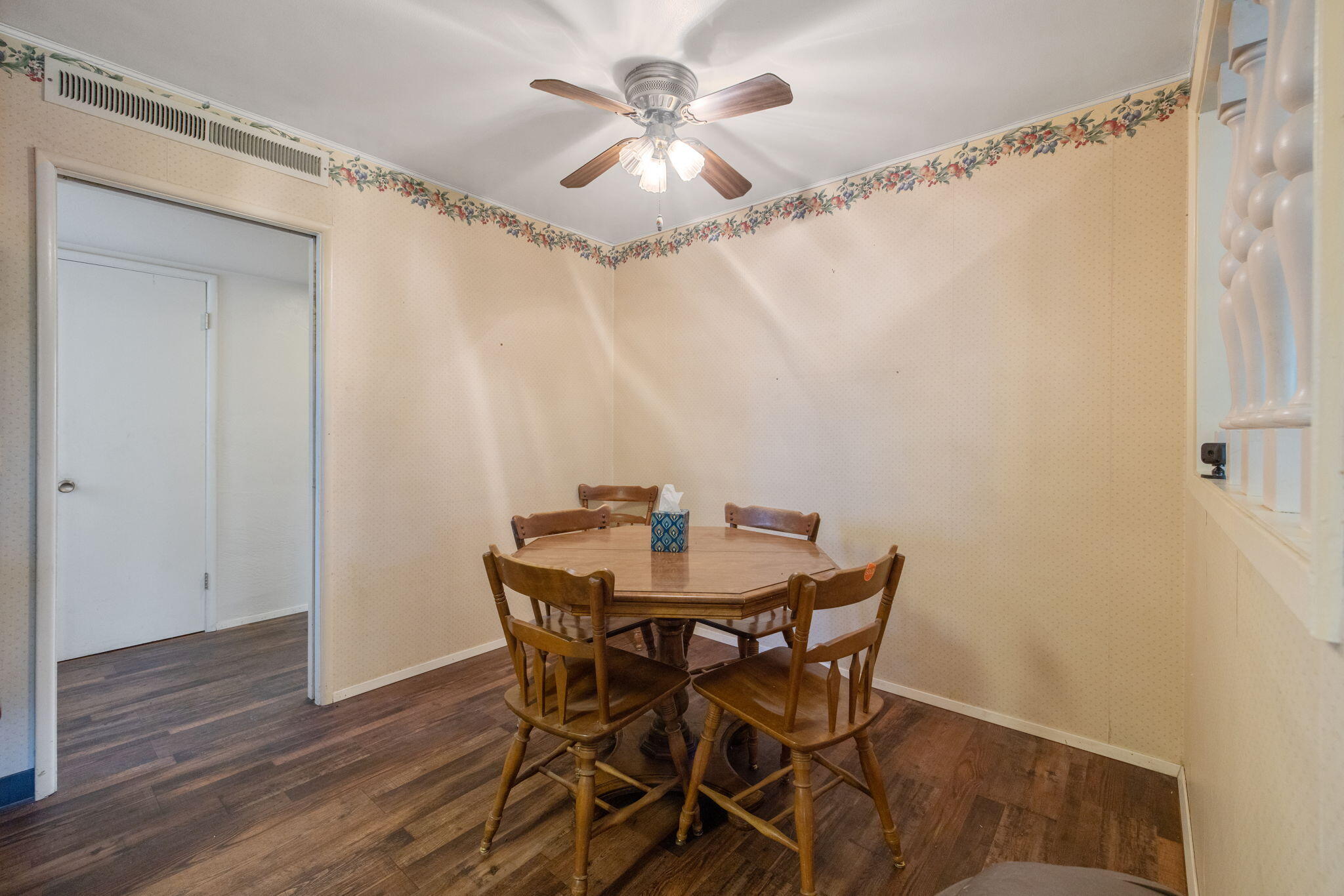 479 E Sandra Ave, Tulare, CA 93274