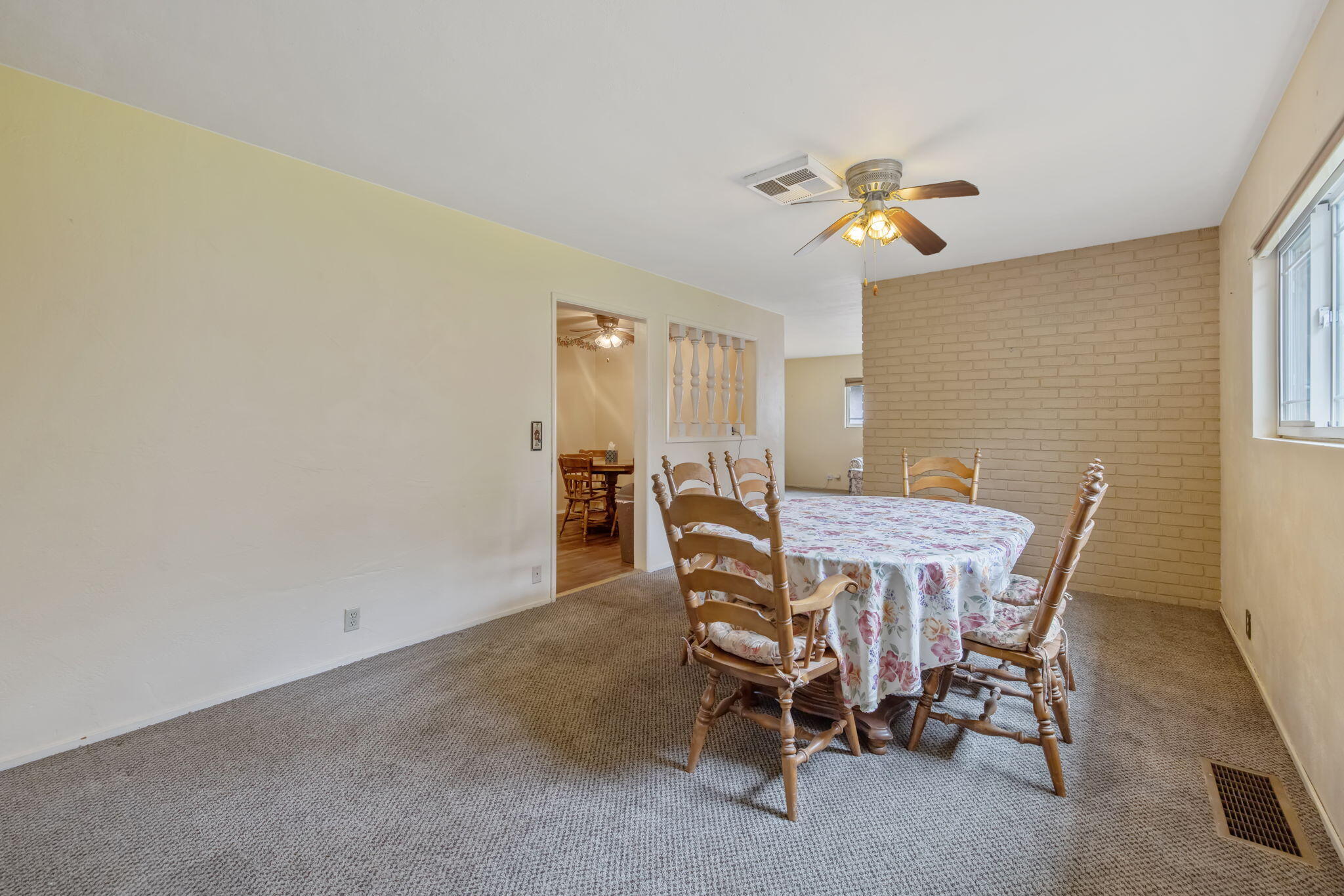 479 E Sandra Ave, Tulare, CA 93274