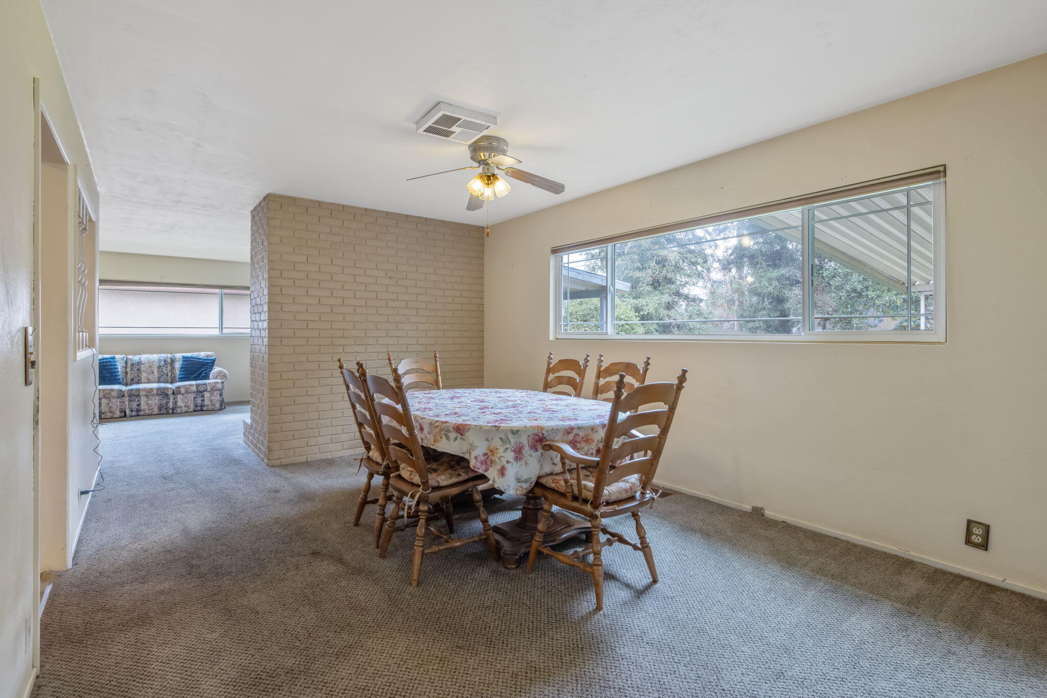 479 E Sandra Ave, Tulare, CA 93274