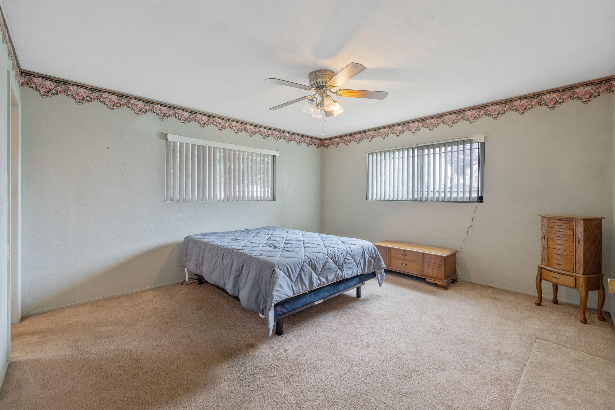 479 E Sandra Ave, Tulare, CA 93274