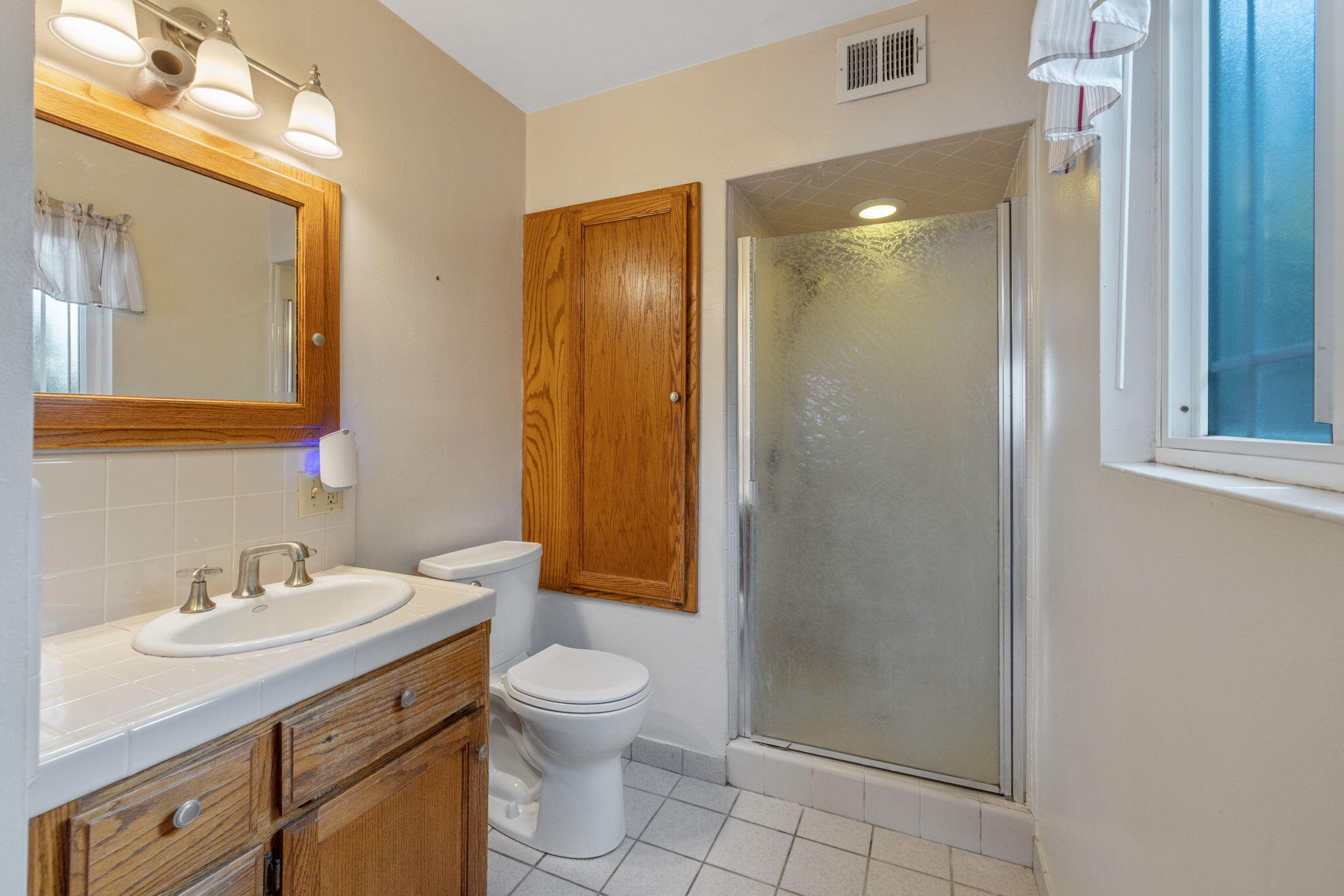 479 E Sandra Ave, Tulare, CA 93274