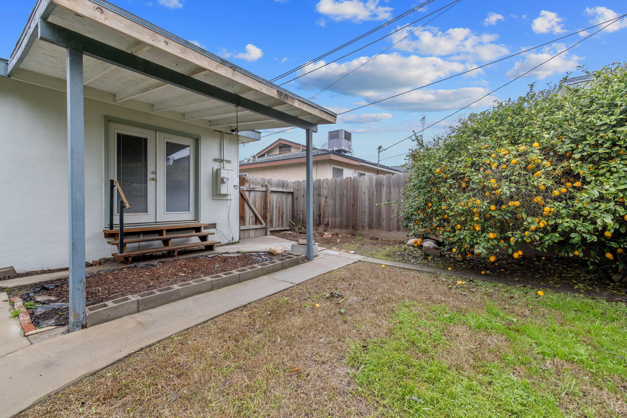 479 E Sandra Ave, Tulare, CA 93274