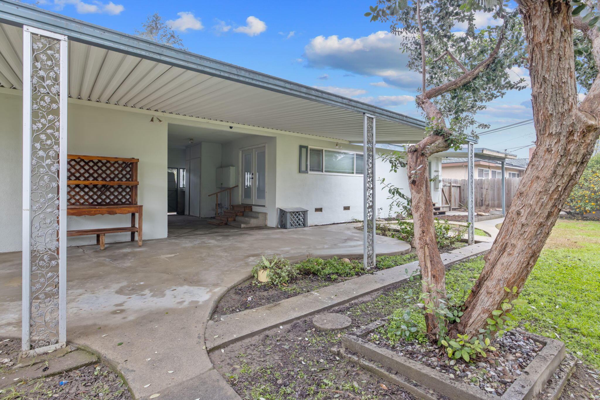 479 E Sandra Ave, Tulare, CA 93274