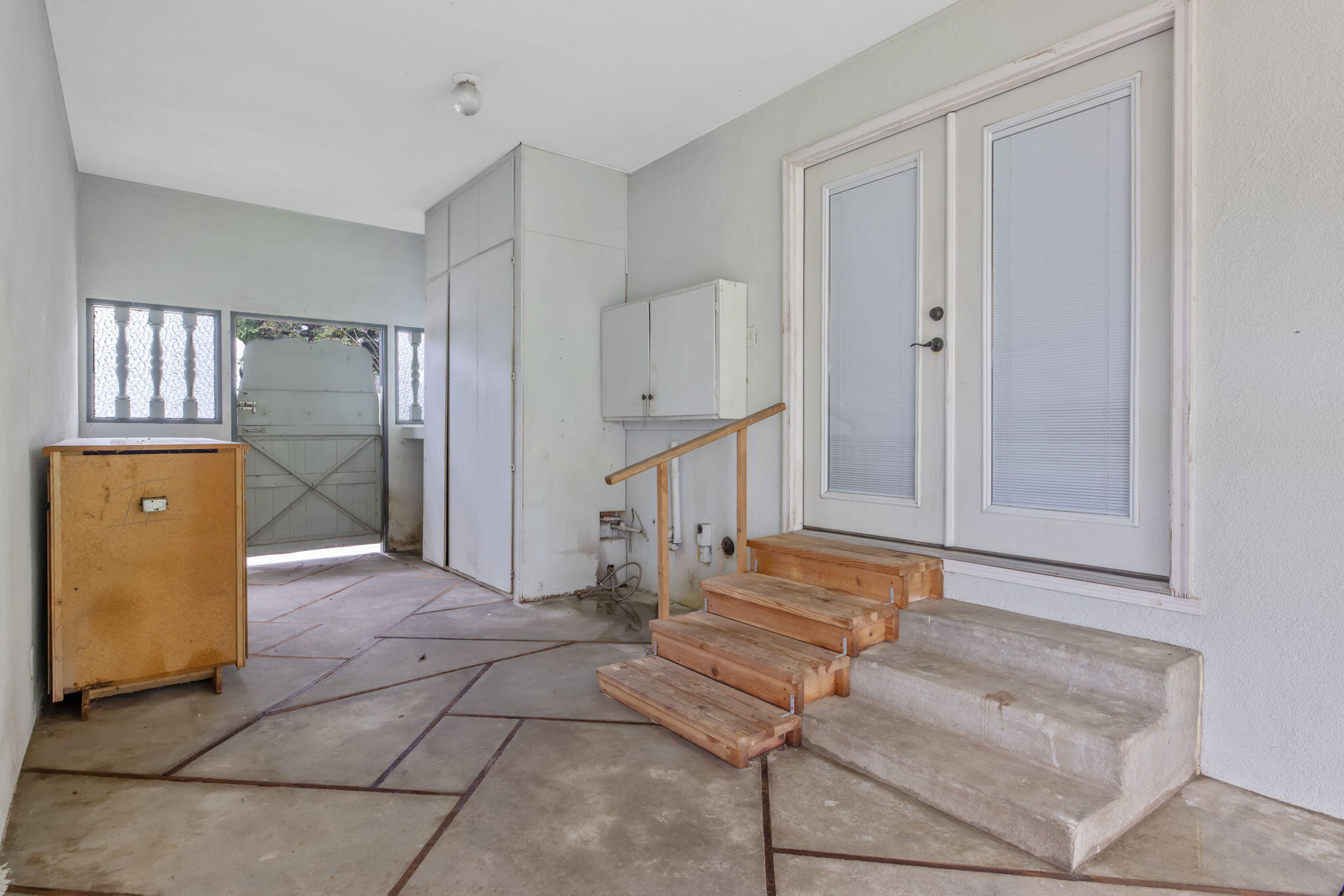 479 E Sandra Ave, Tulare, CA 93274