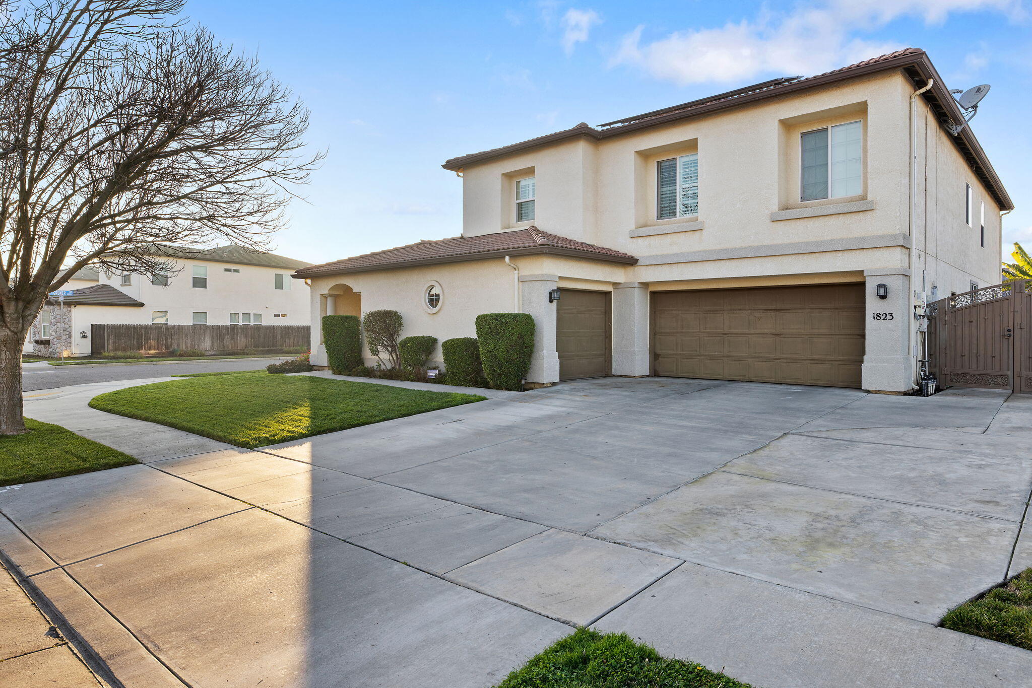 1823 Rothschild Ave, Tulare, CA 93274