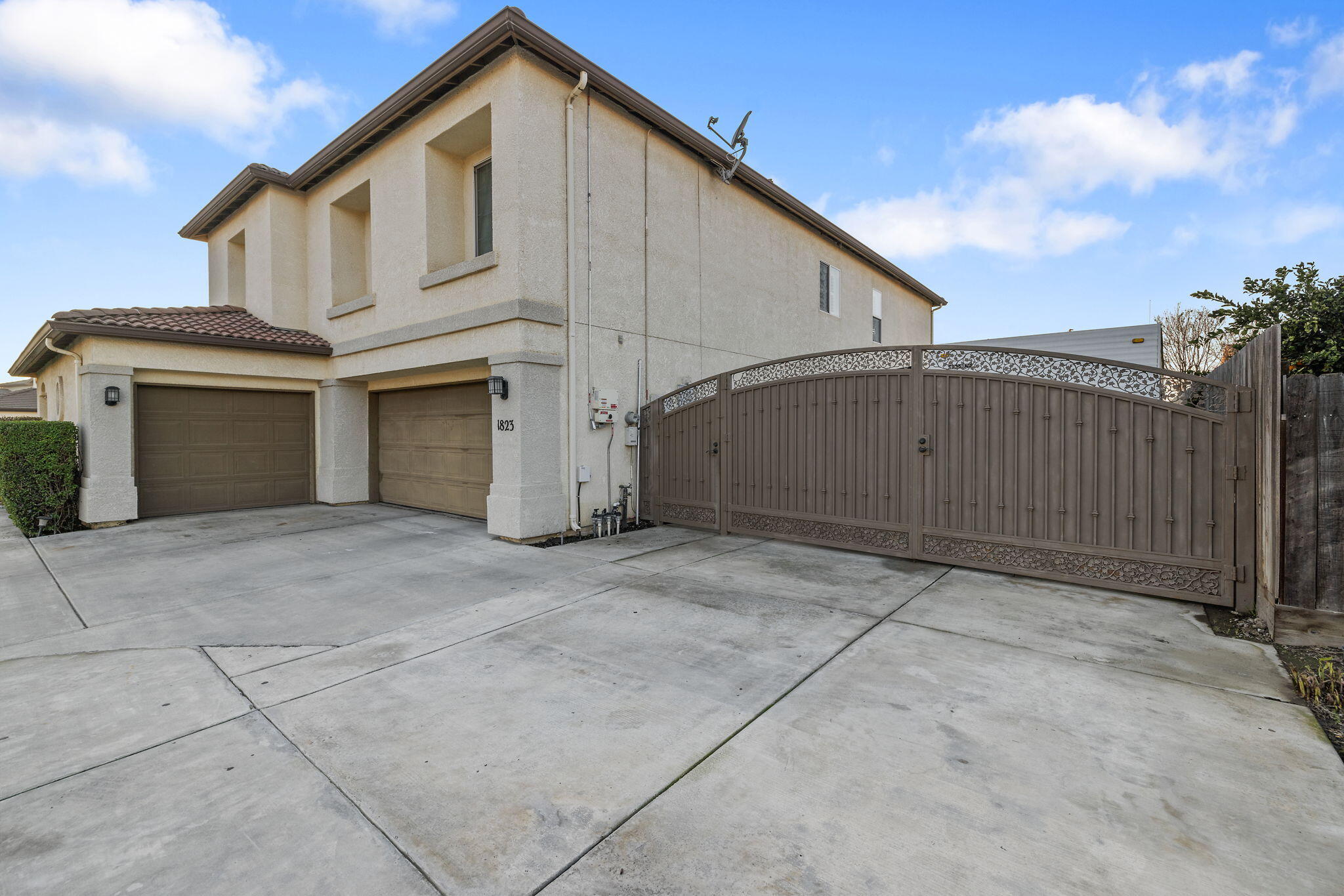 1823 Rothschild Ave, Tulare, CA 93274