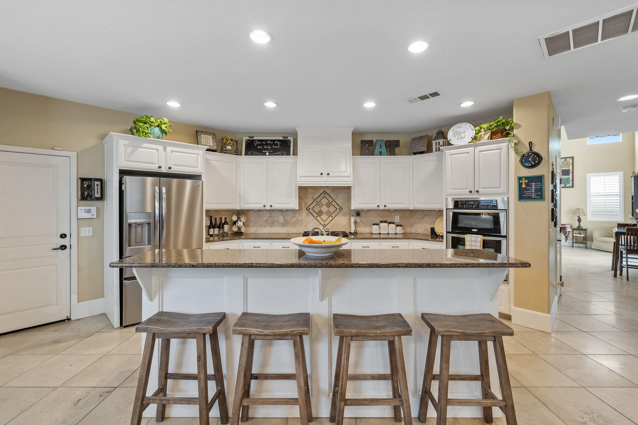 1823 Rothschild Ave, Tulare, CA 93274