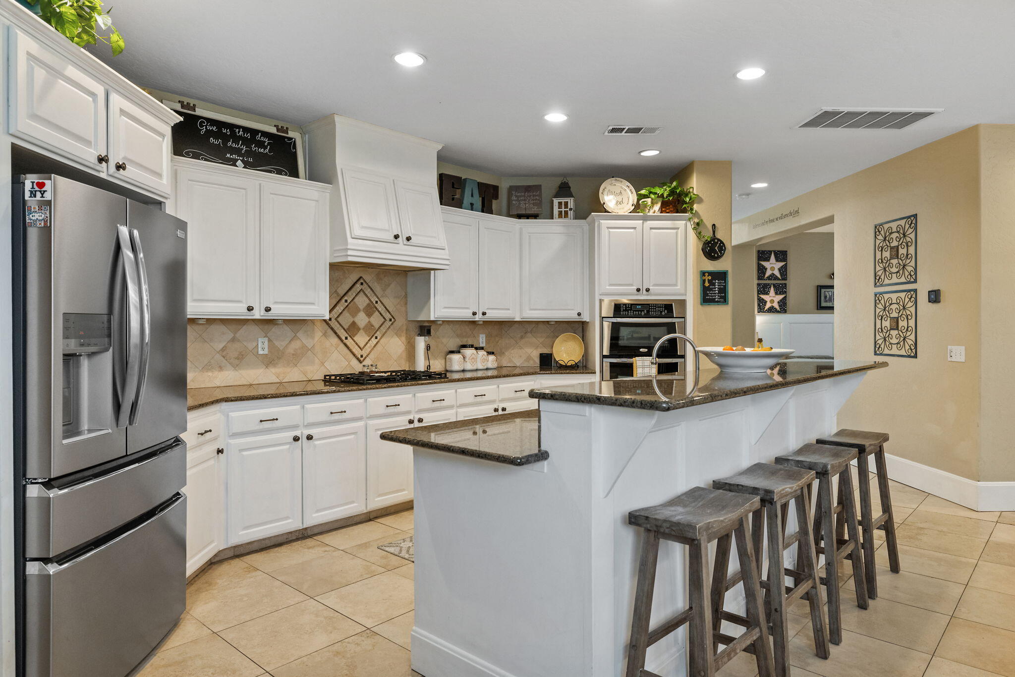 1823 Rothschild Ave, Tulare, CA 93274