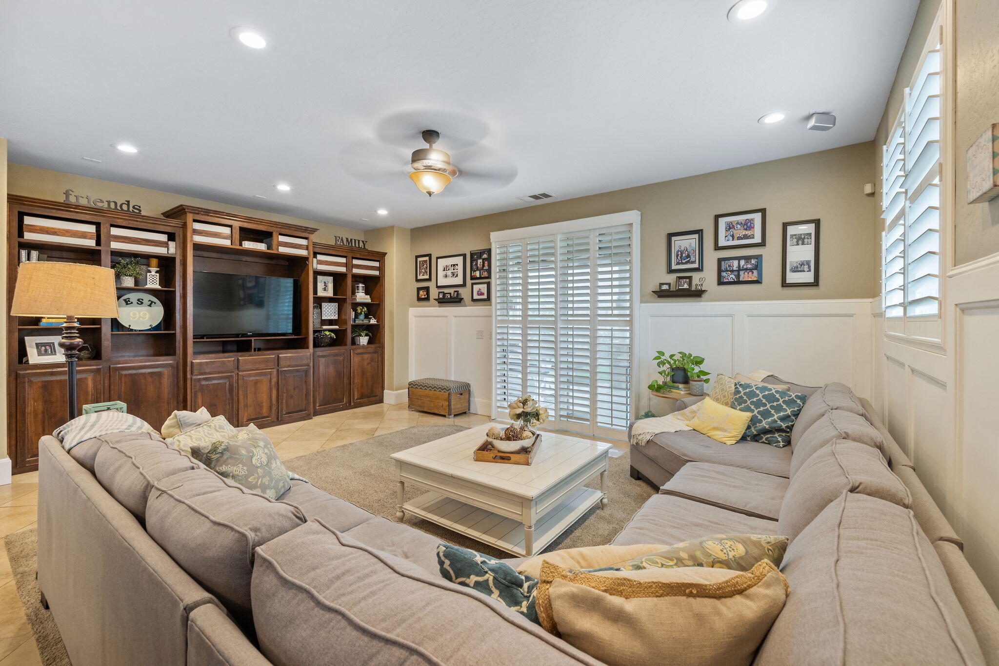 1823 Rothschild Ave, Tulare, CA 93274