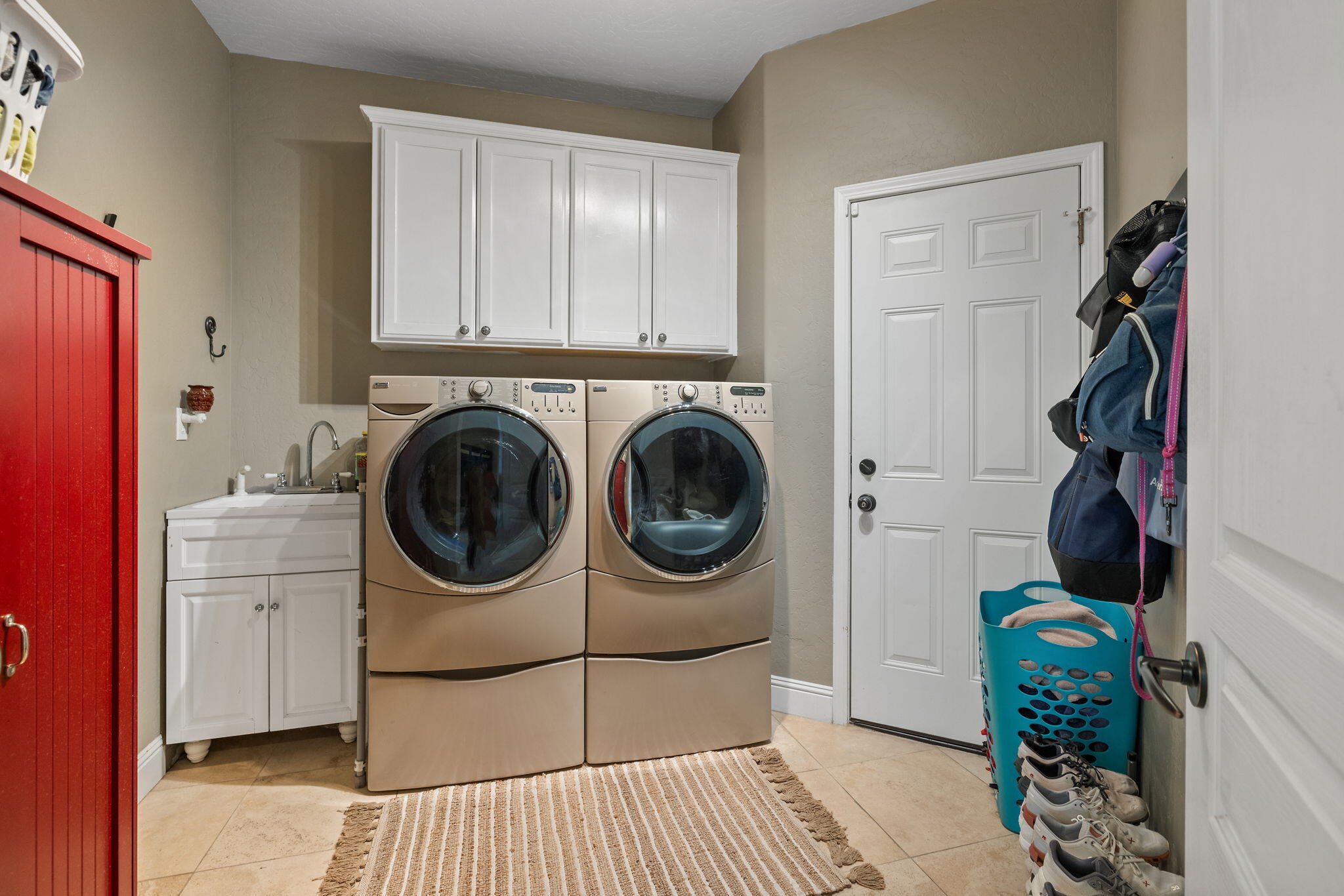 1823 Rothschild Ave, Tulare, CA 93274