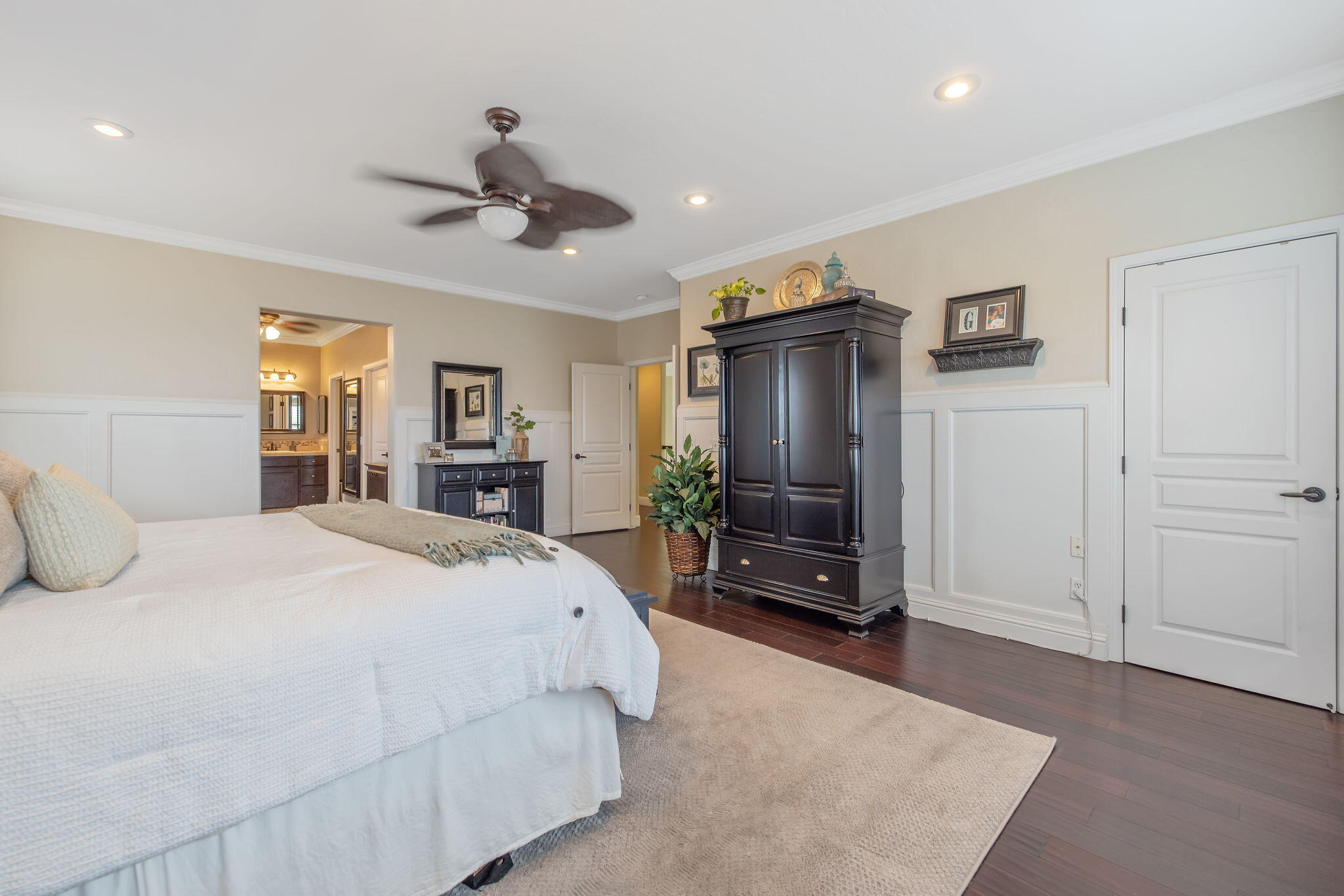 1823 Rothschild Ave, Tulare, CA 93274