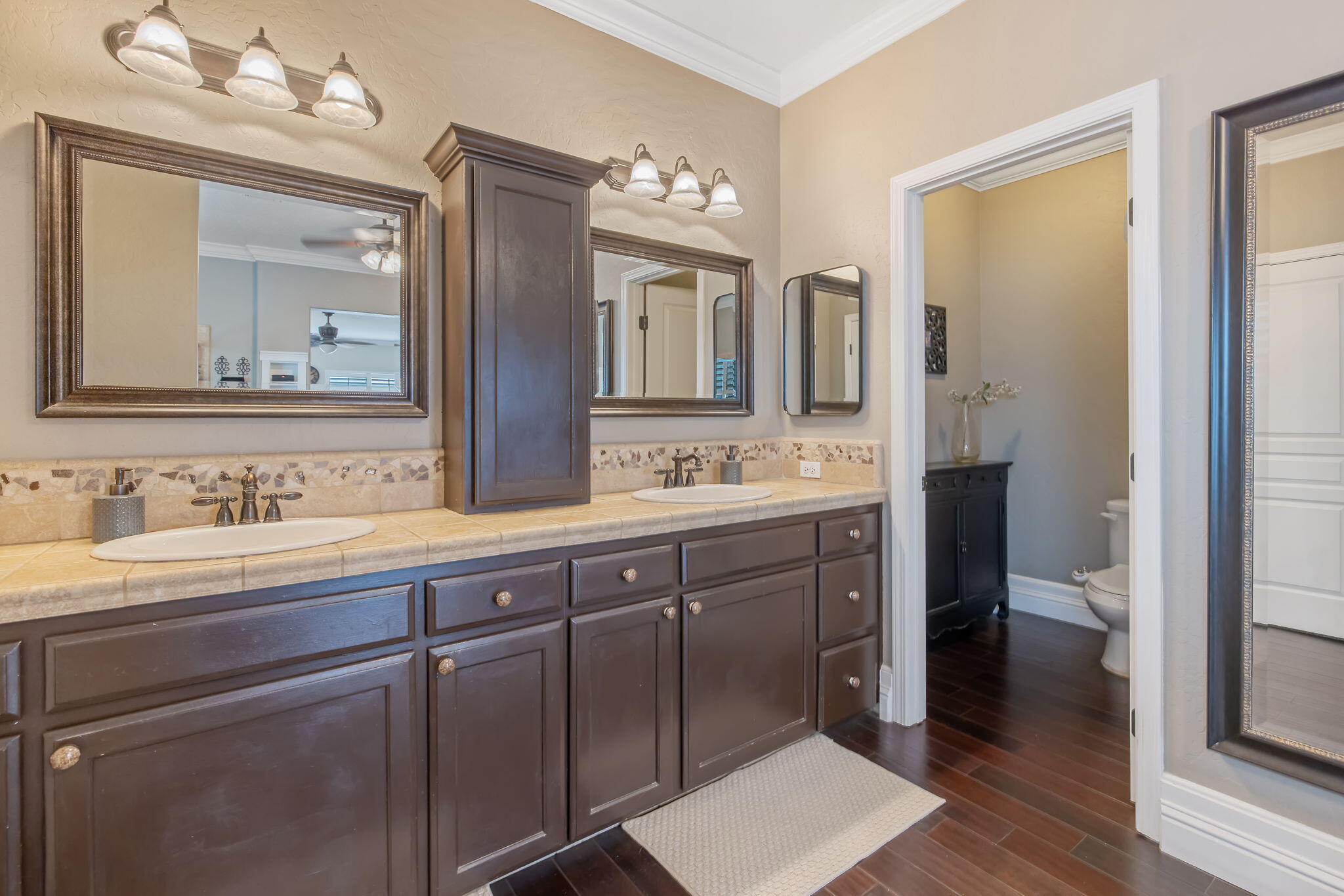 1823 Rothschild Ave, Tulare, CA 93274